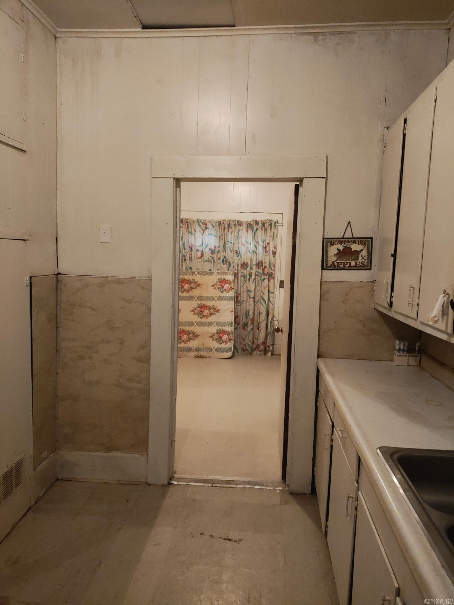 305 N School Property Photo 25