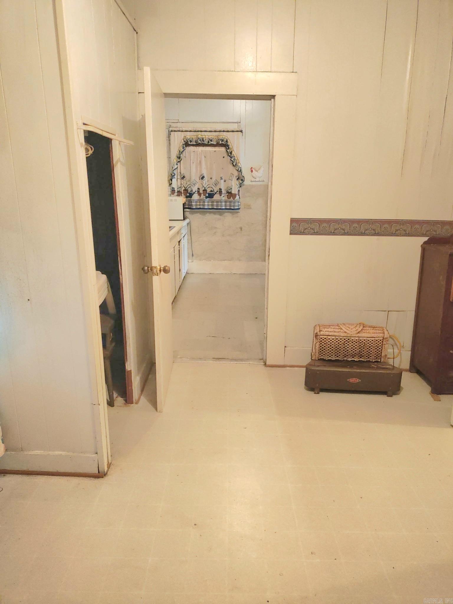 305 N School Property Photo 27