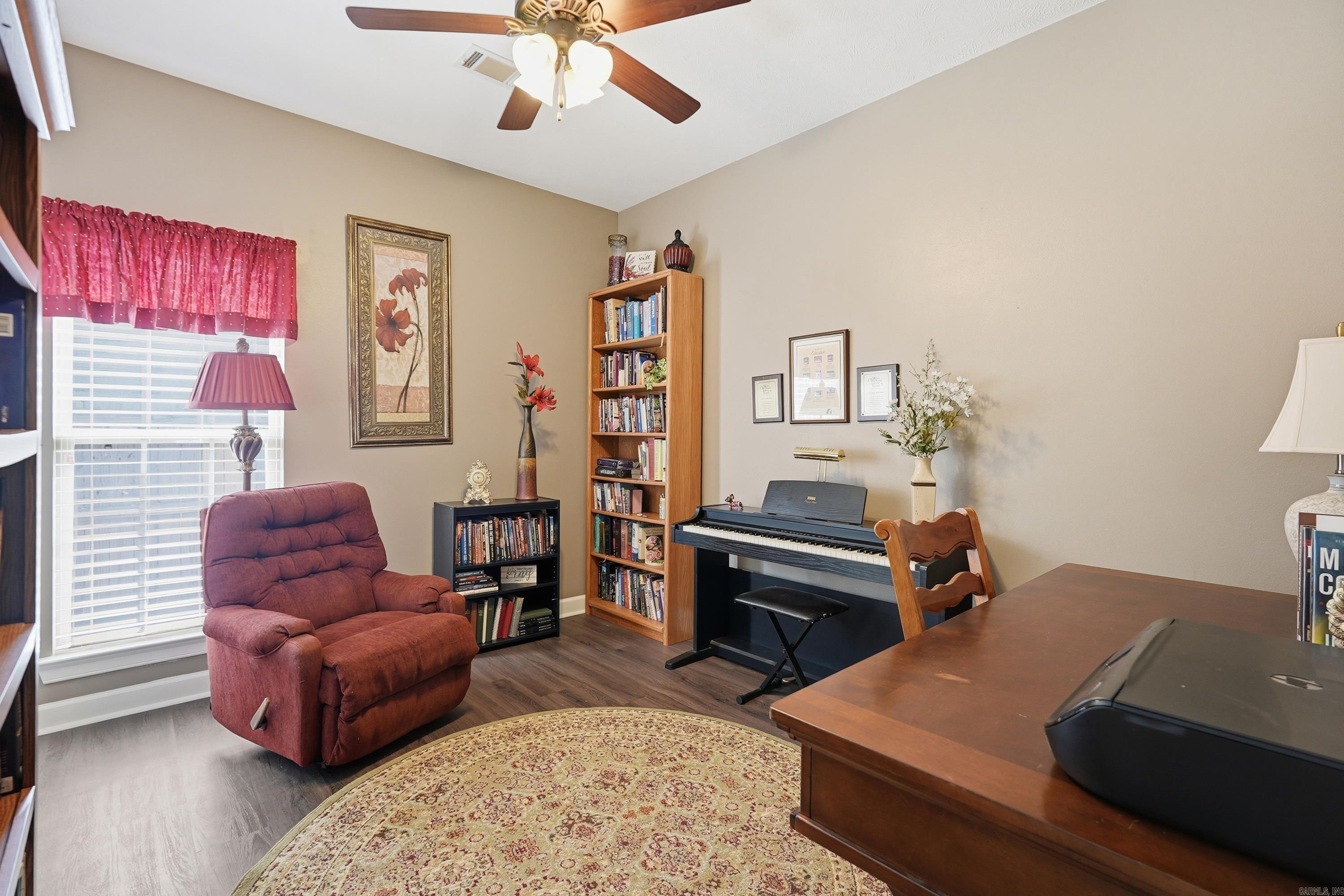 28 Oak Tree Circle Property Photo 5