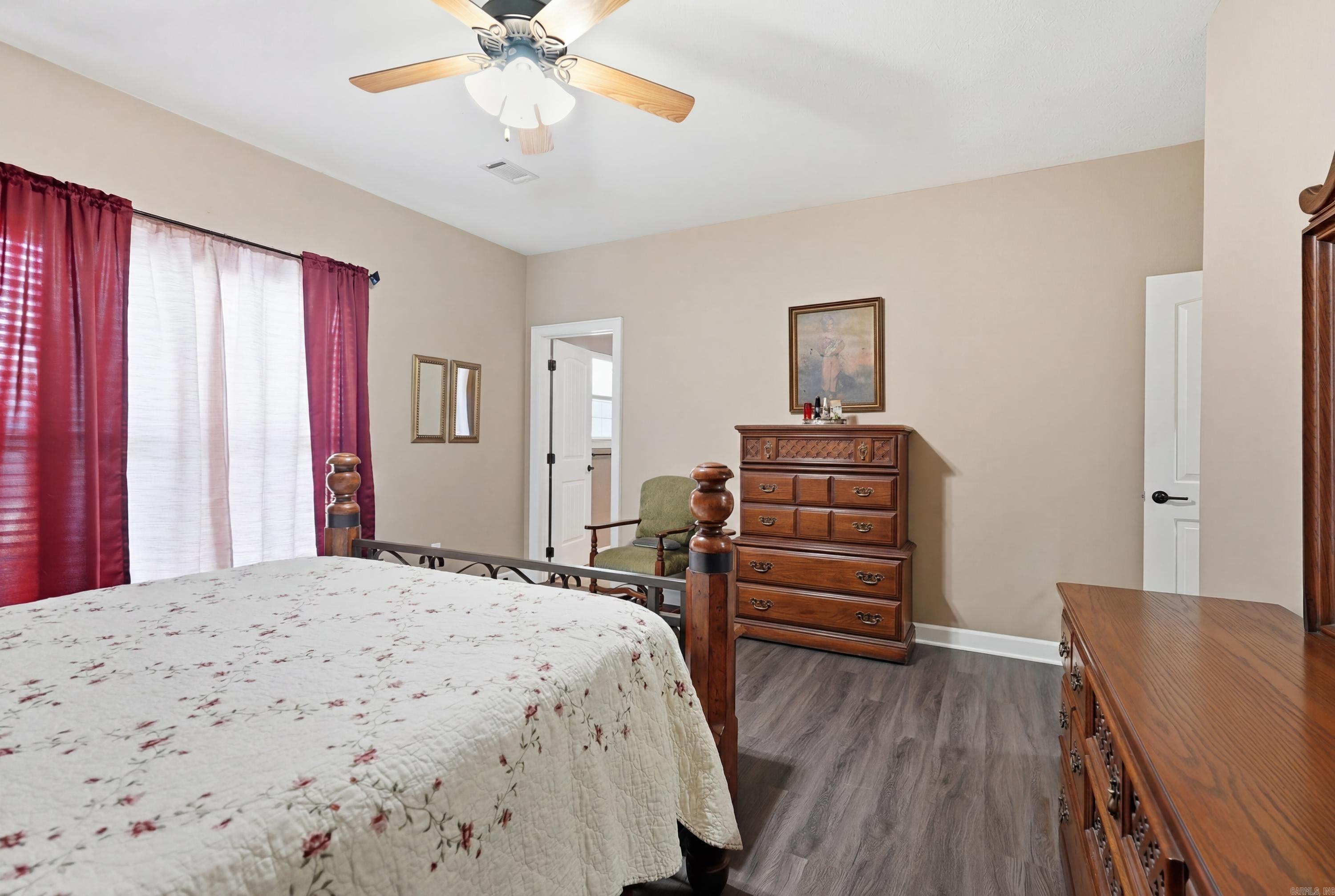 28 Oak Tree Circle Property Photo 8