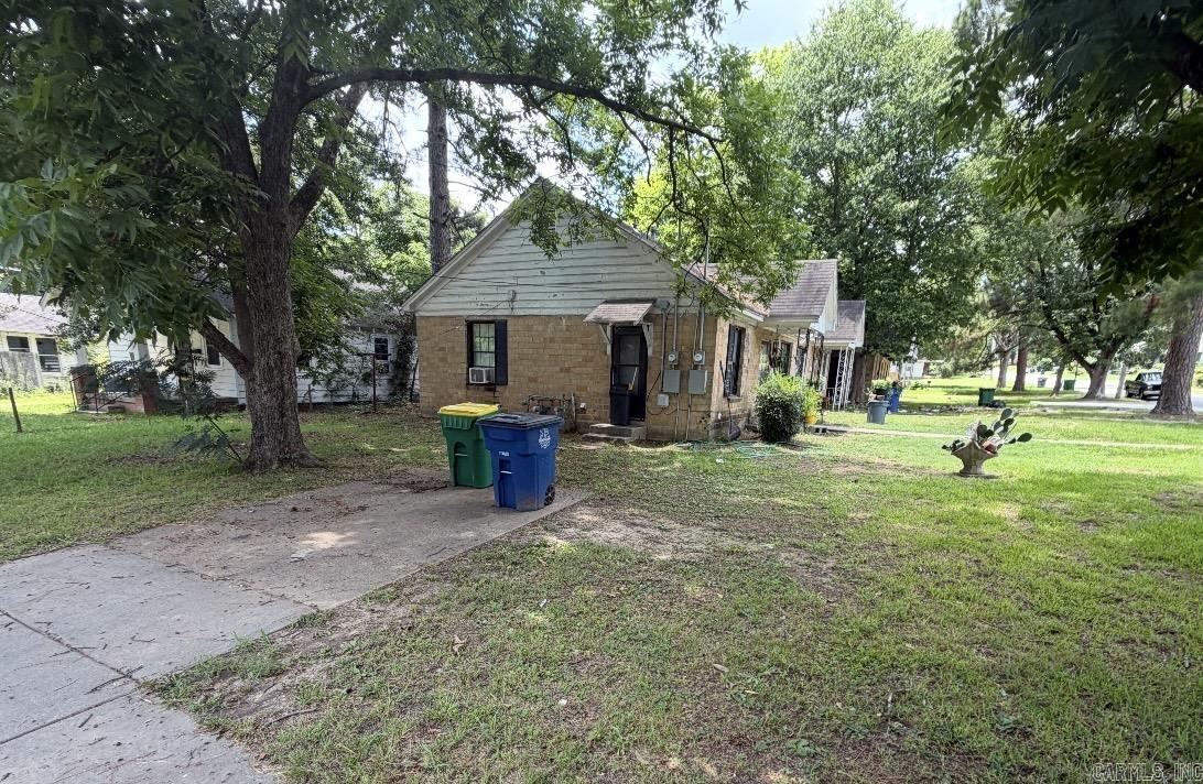 2000/2002 W Short 17th Street Property Photo 3