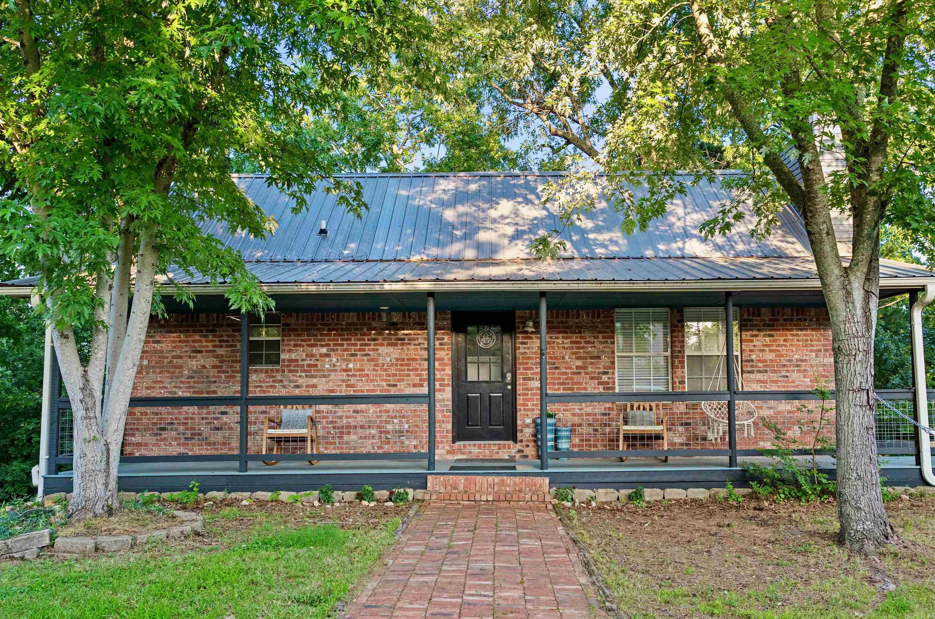 8210 Chestnut Drive Property Photo 1