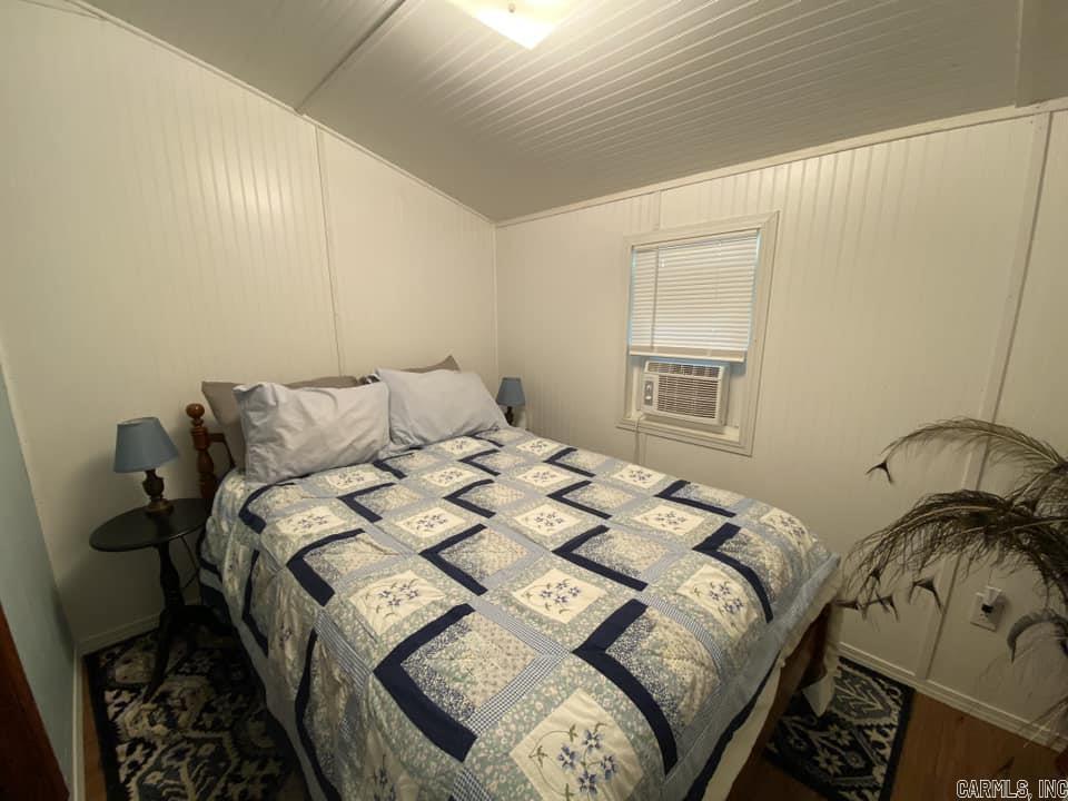 451 Lord Lane Property Photo 6