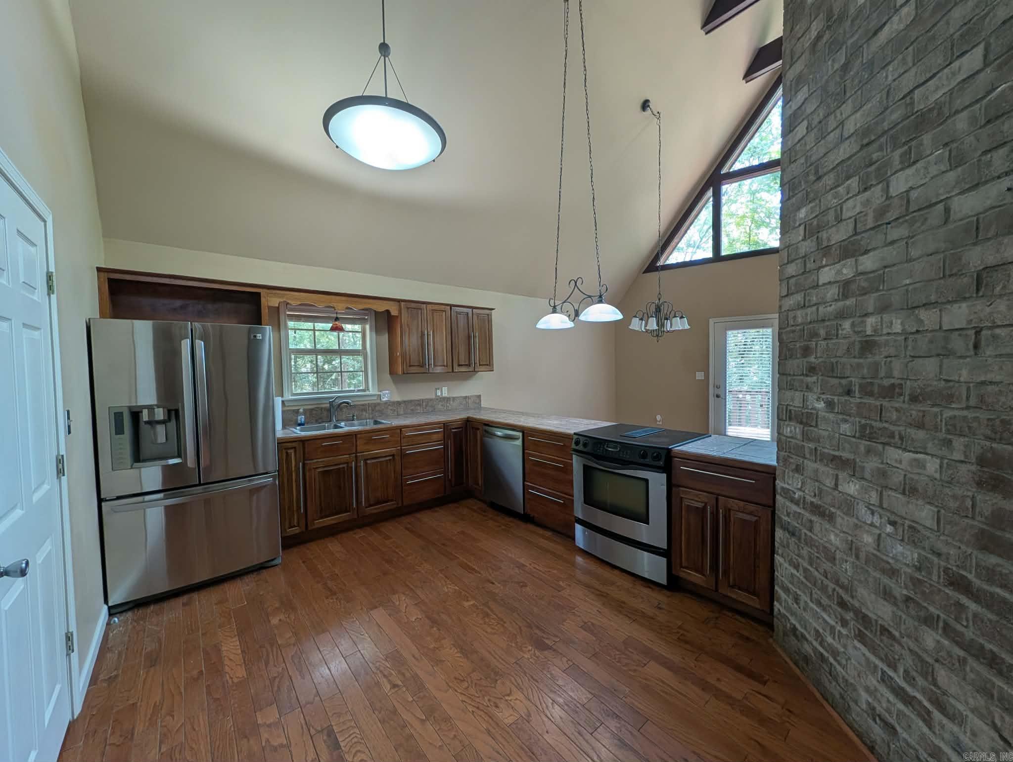 345 N Valley Road Property Photo 8
