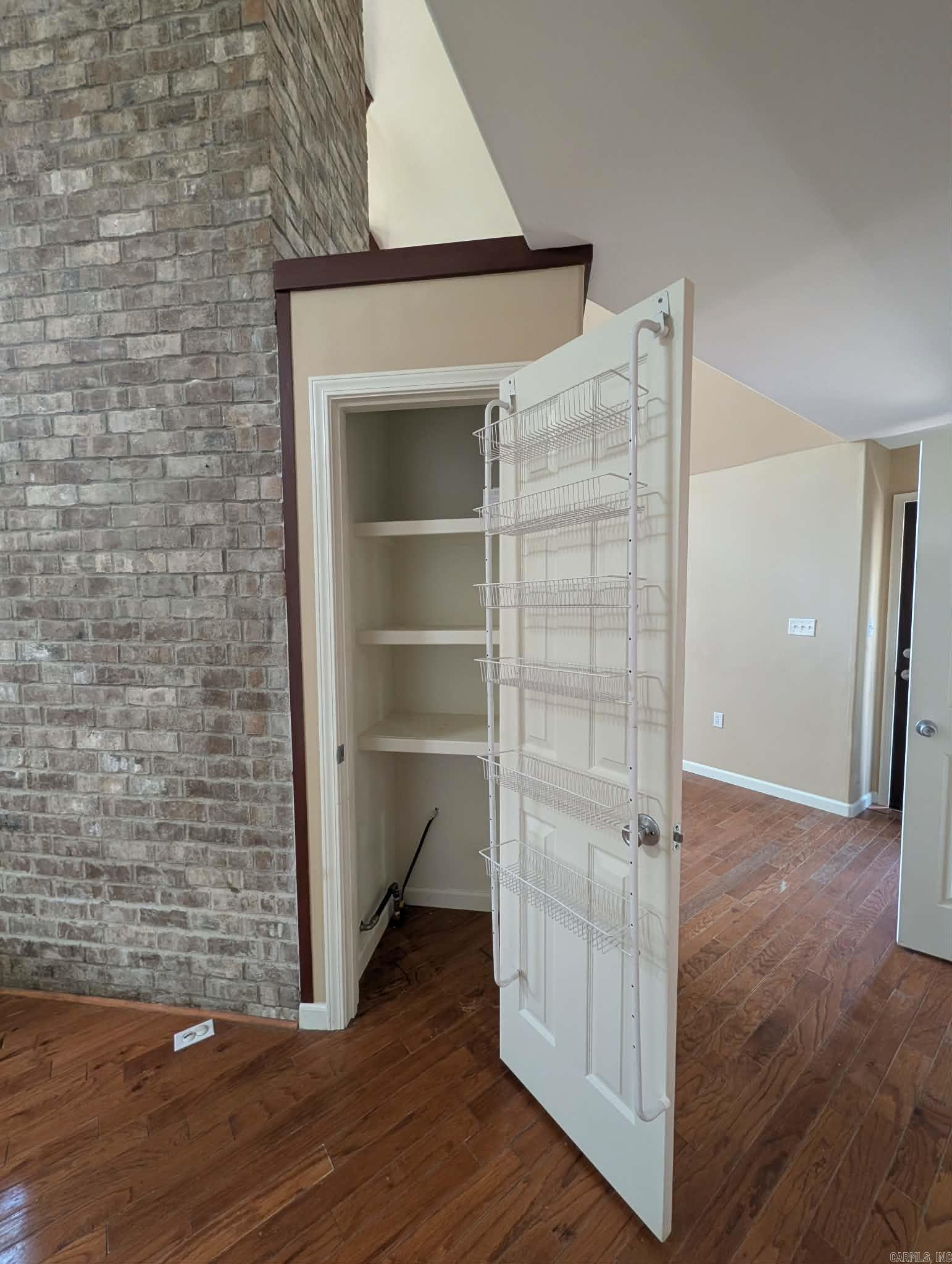 345 N Valley Road Property Photo 10