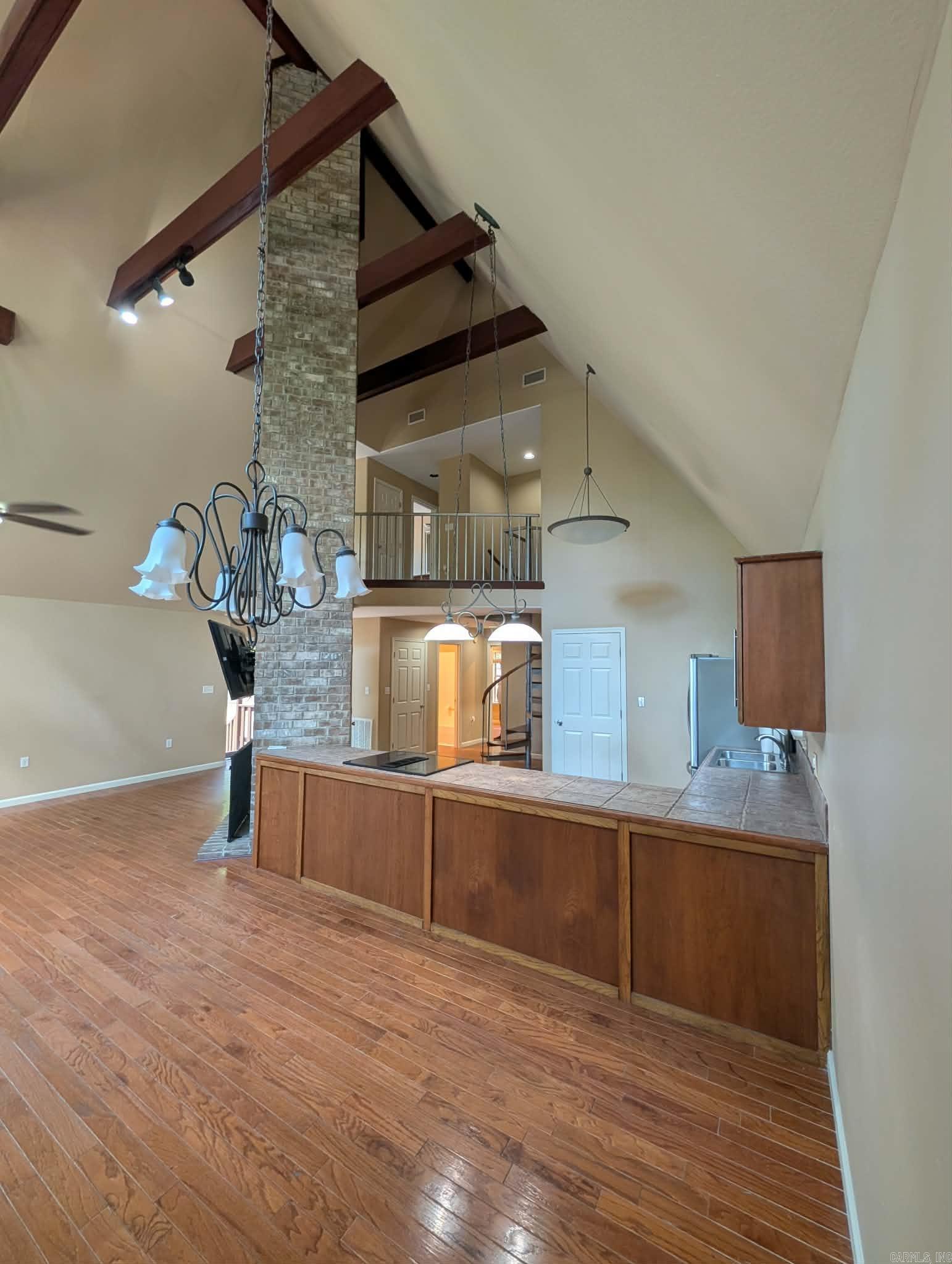 345 N Valley Road Property Photo 13