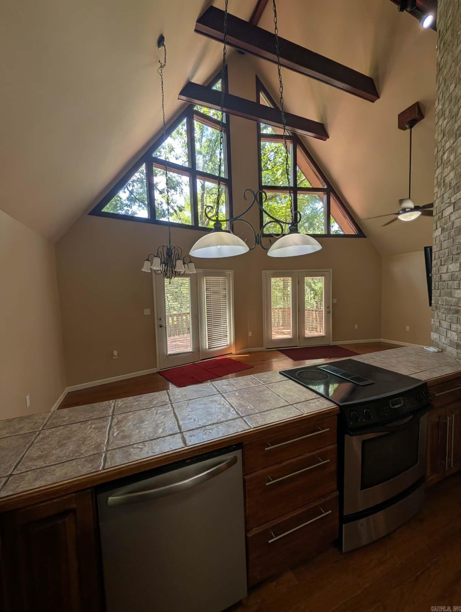 345 N Valley Road Property Photo 19