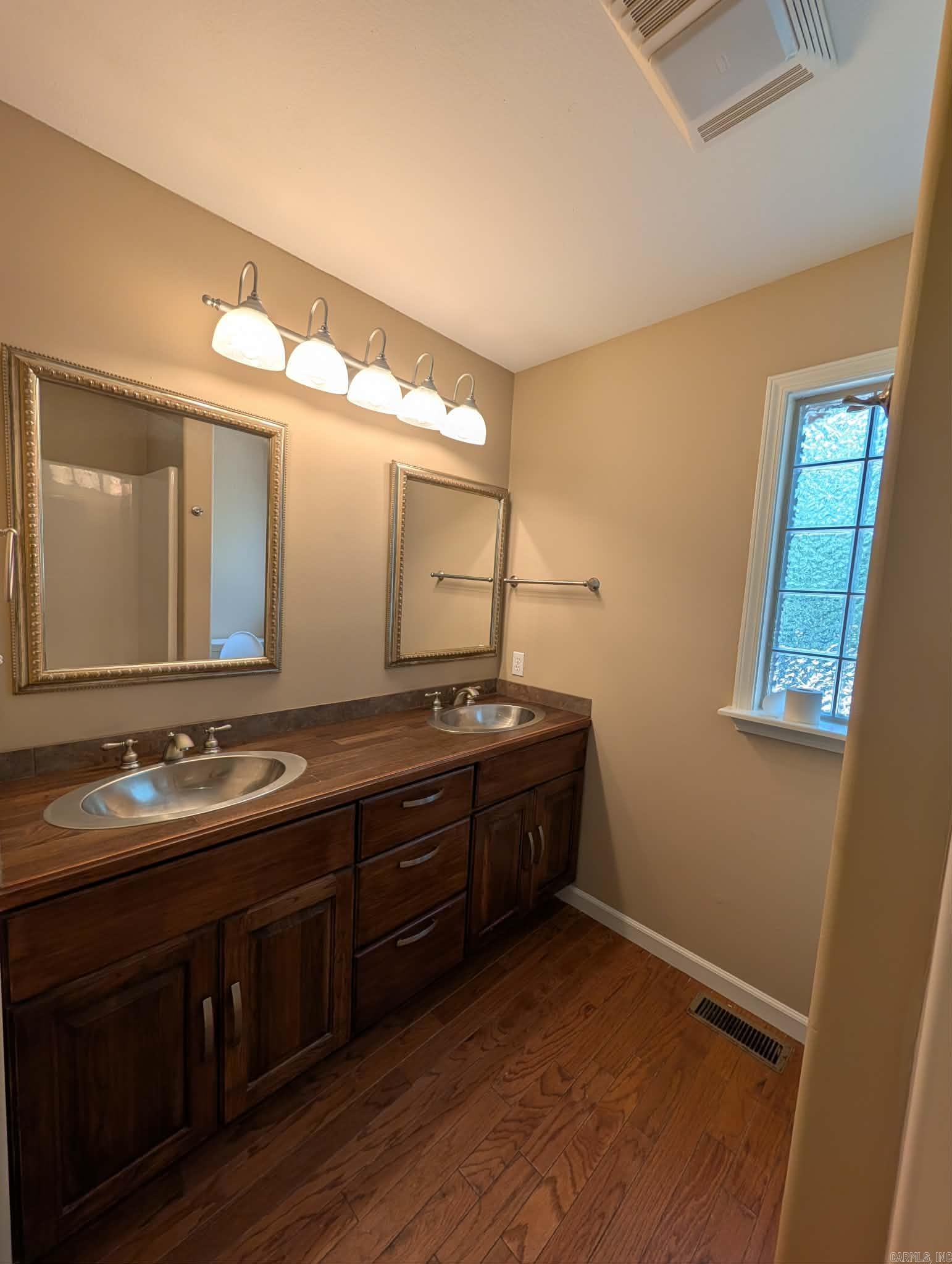 345 N Valley Road Property Photo 22