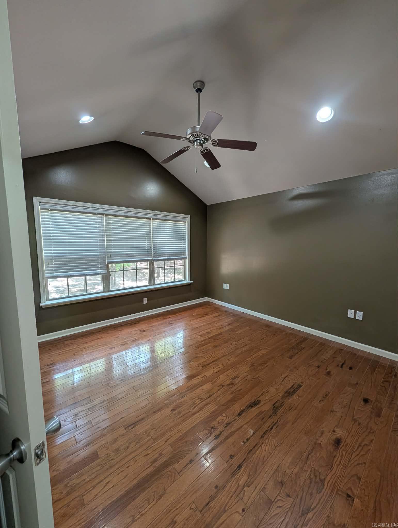 345 N Valley Road Property Photo 24