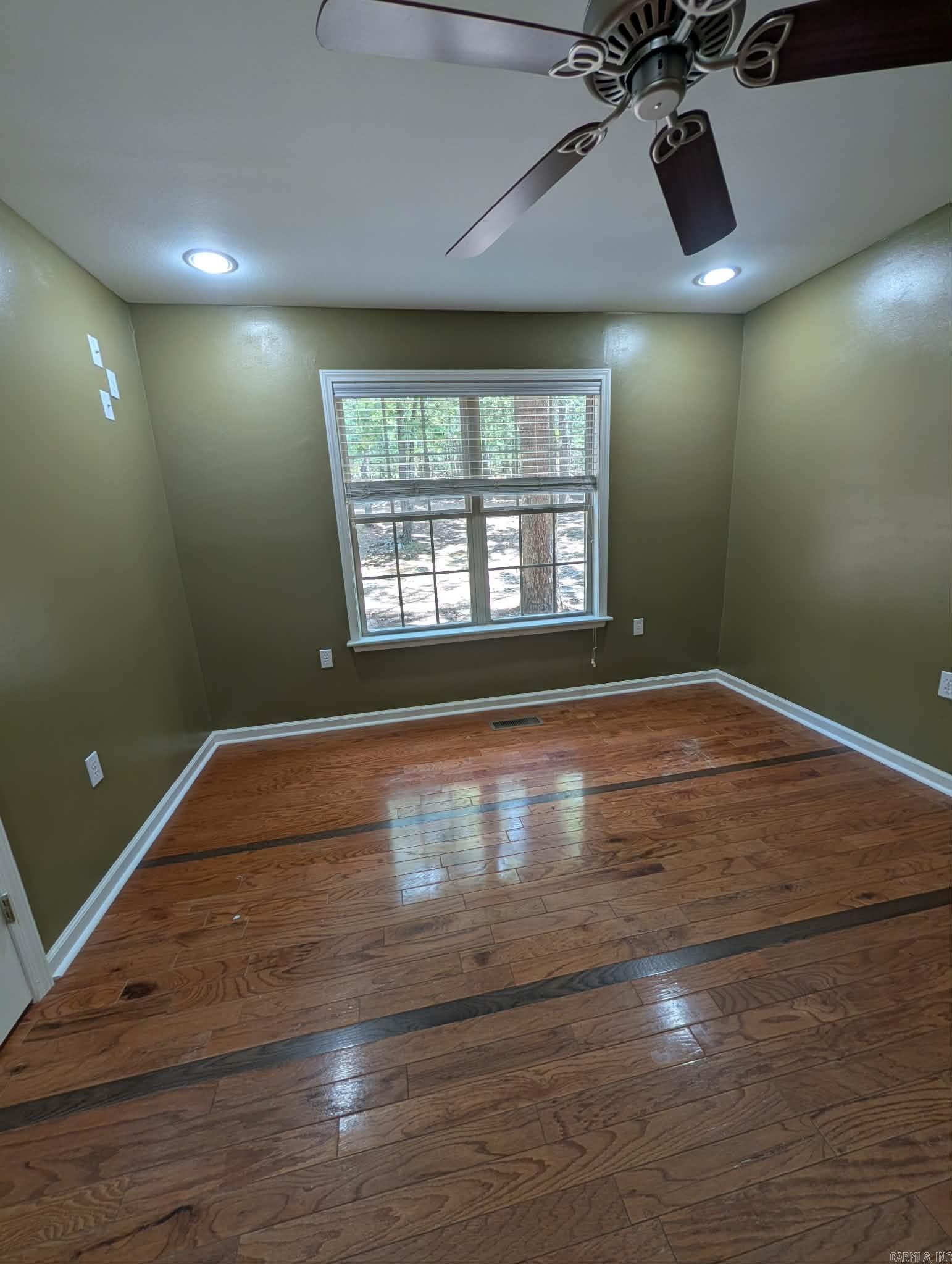 345 N Valley Road Property Photo 25