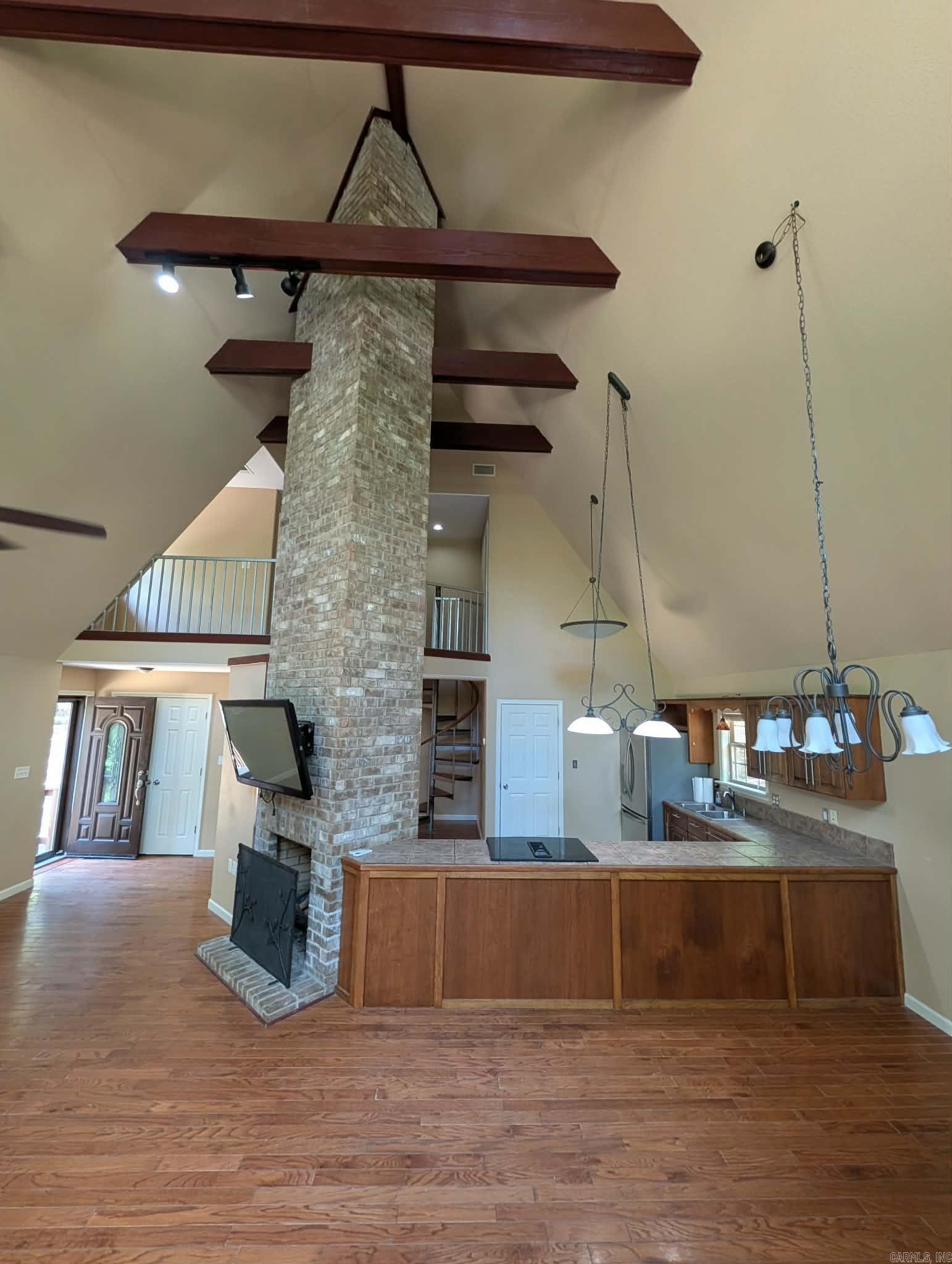 345 N Valley Road Property Photo 31