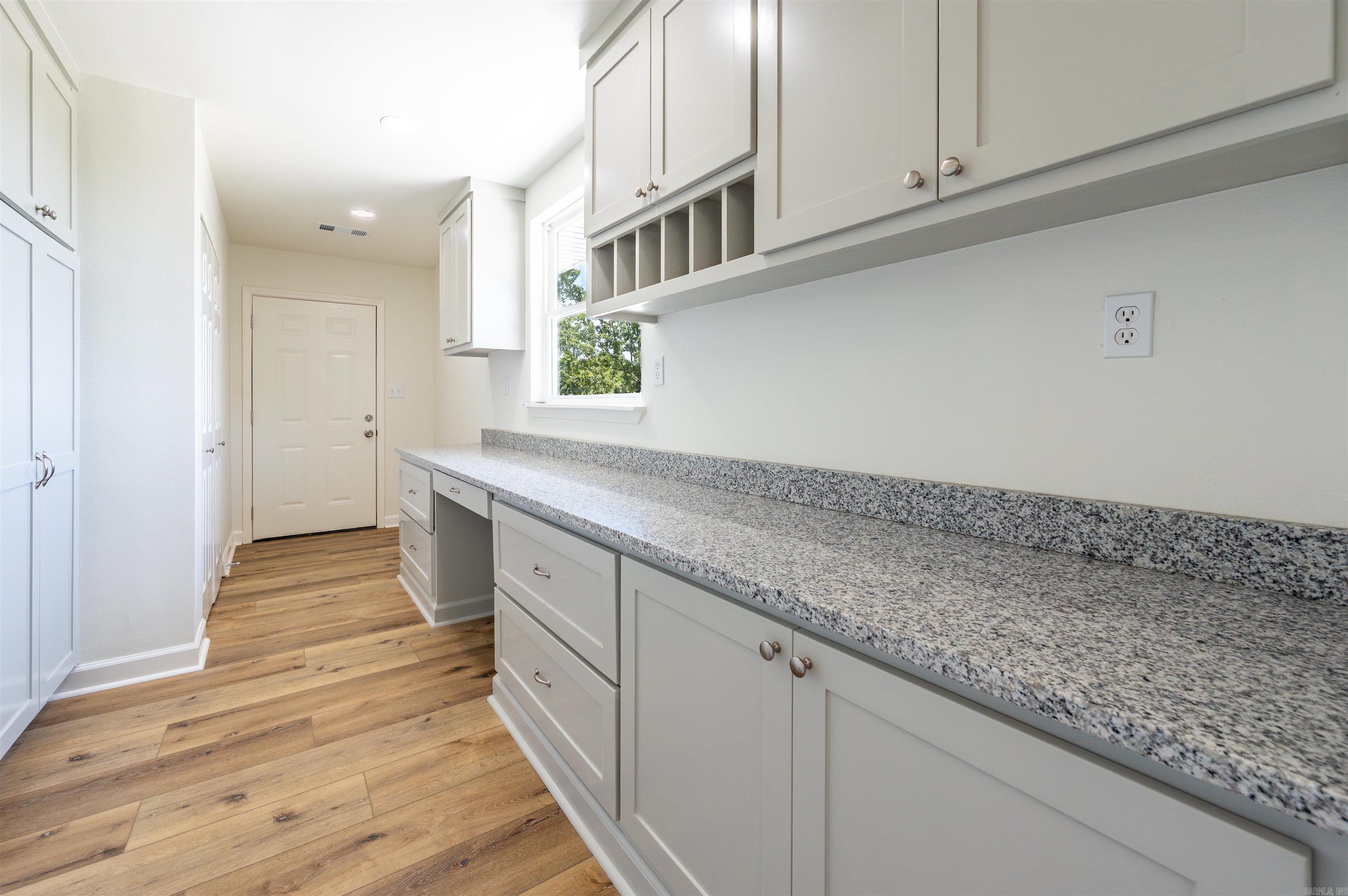 14307 Parnell Road Property Photo 9