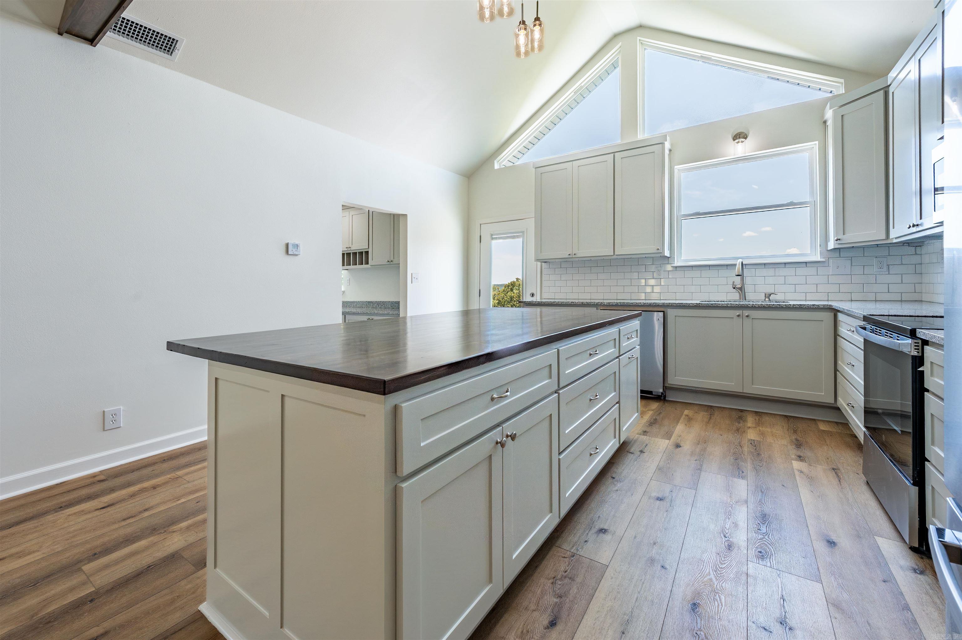 14307 Parnell Road Property Photo 11