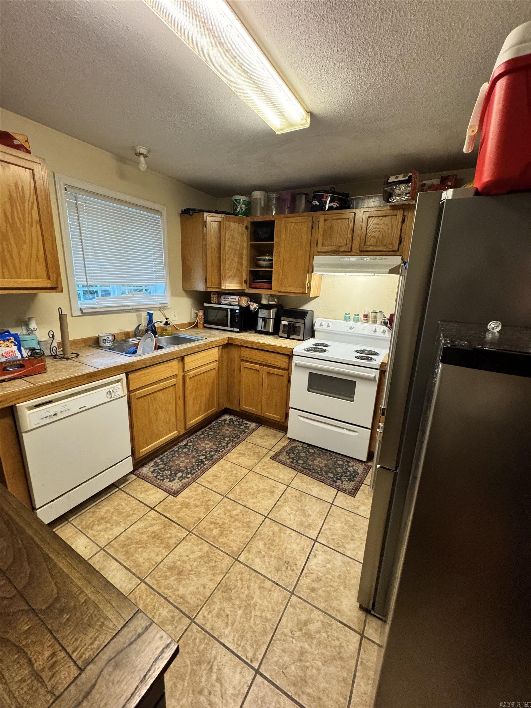 305 Wood Property Photo 6