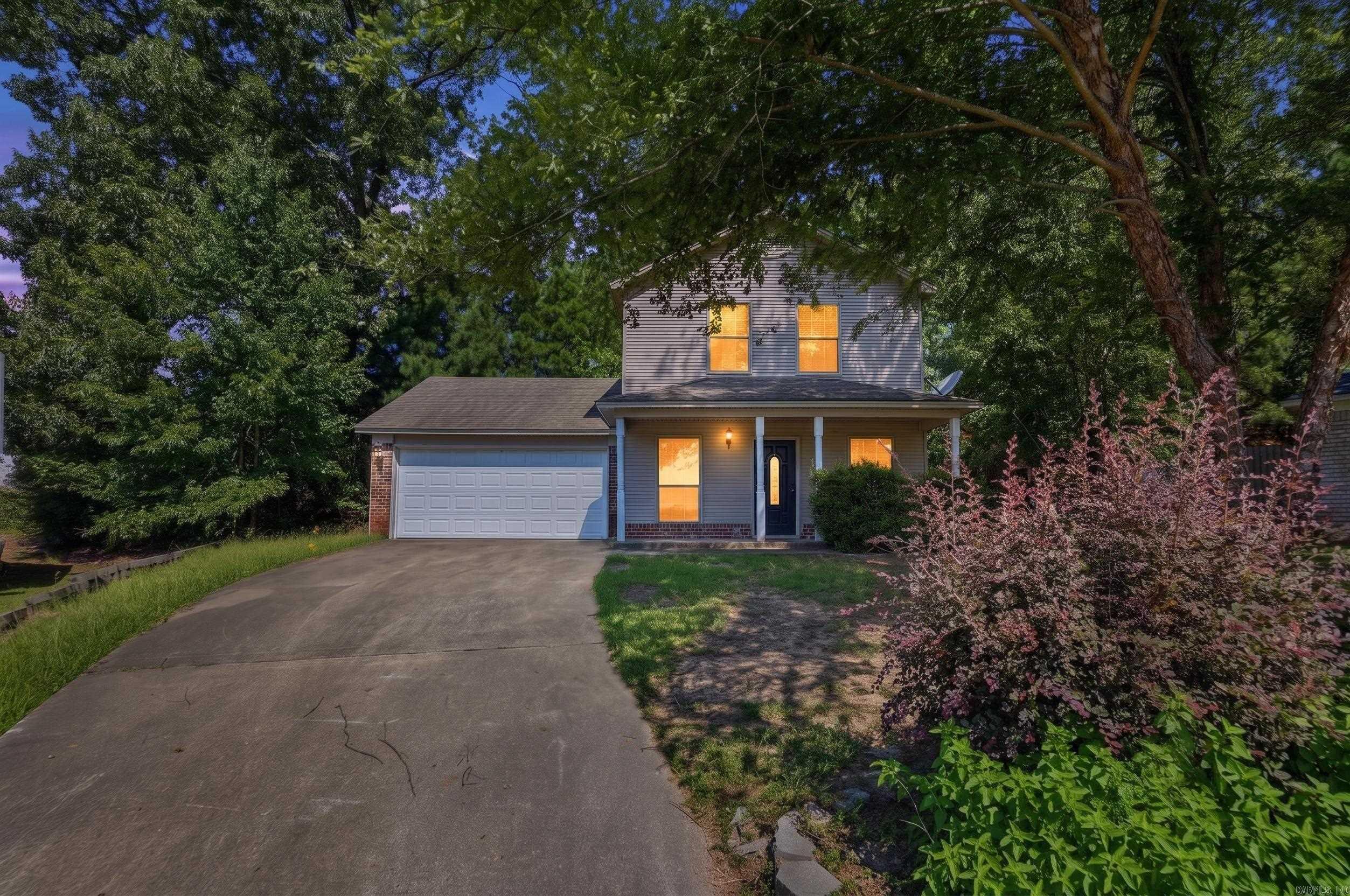 1126 Oakview Cove