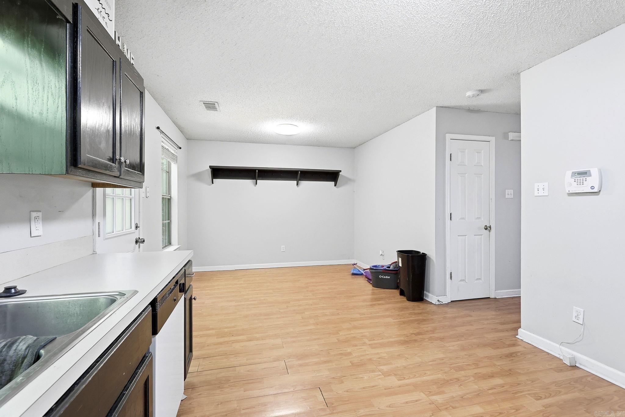 1126 Oakview Cove Property Photo 15