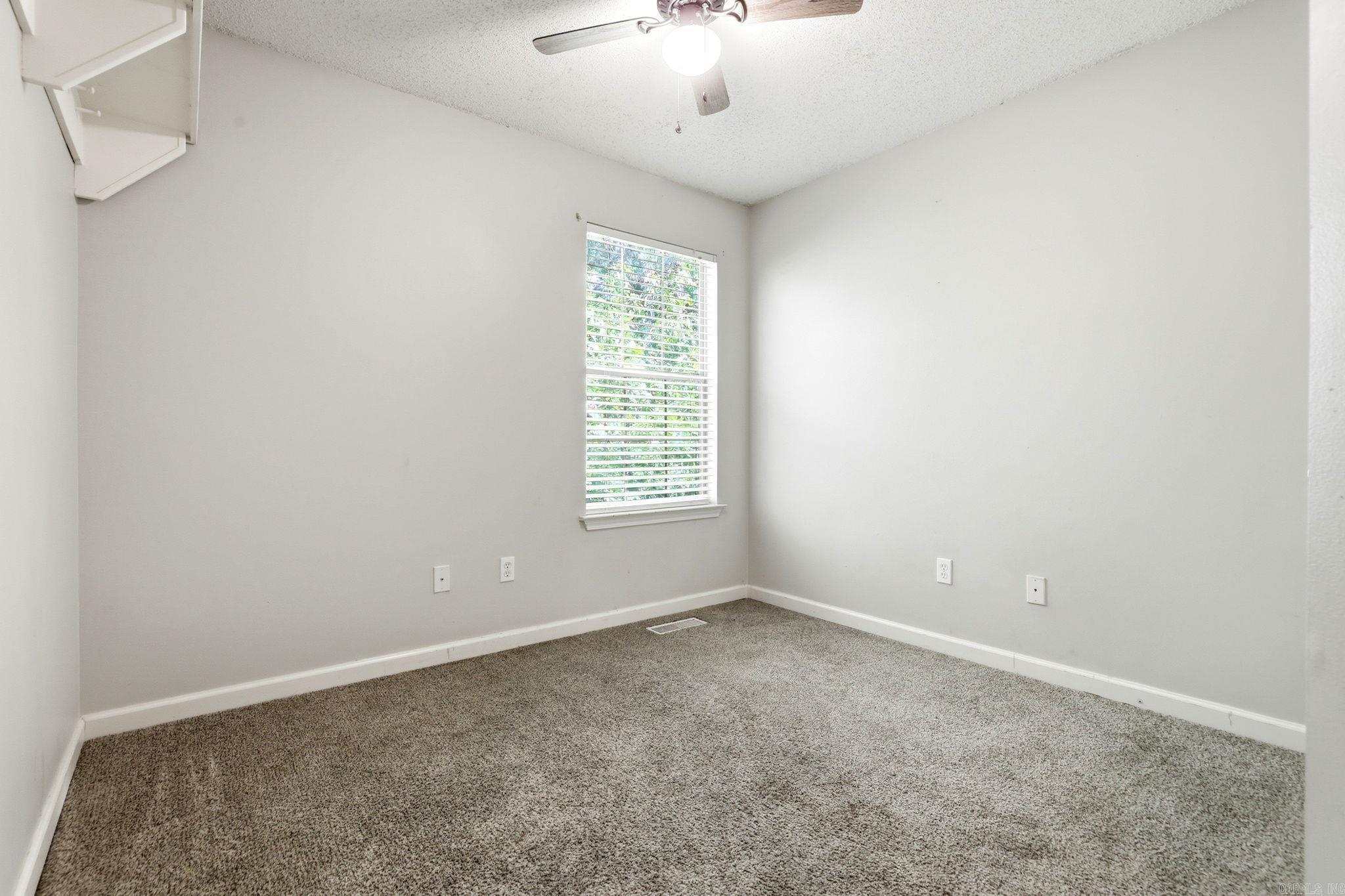 1126 Oakview Cove Property Photo 17