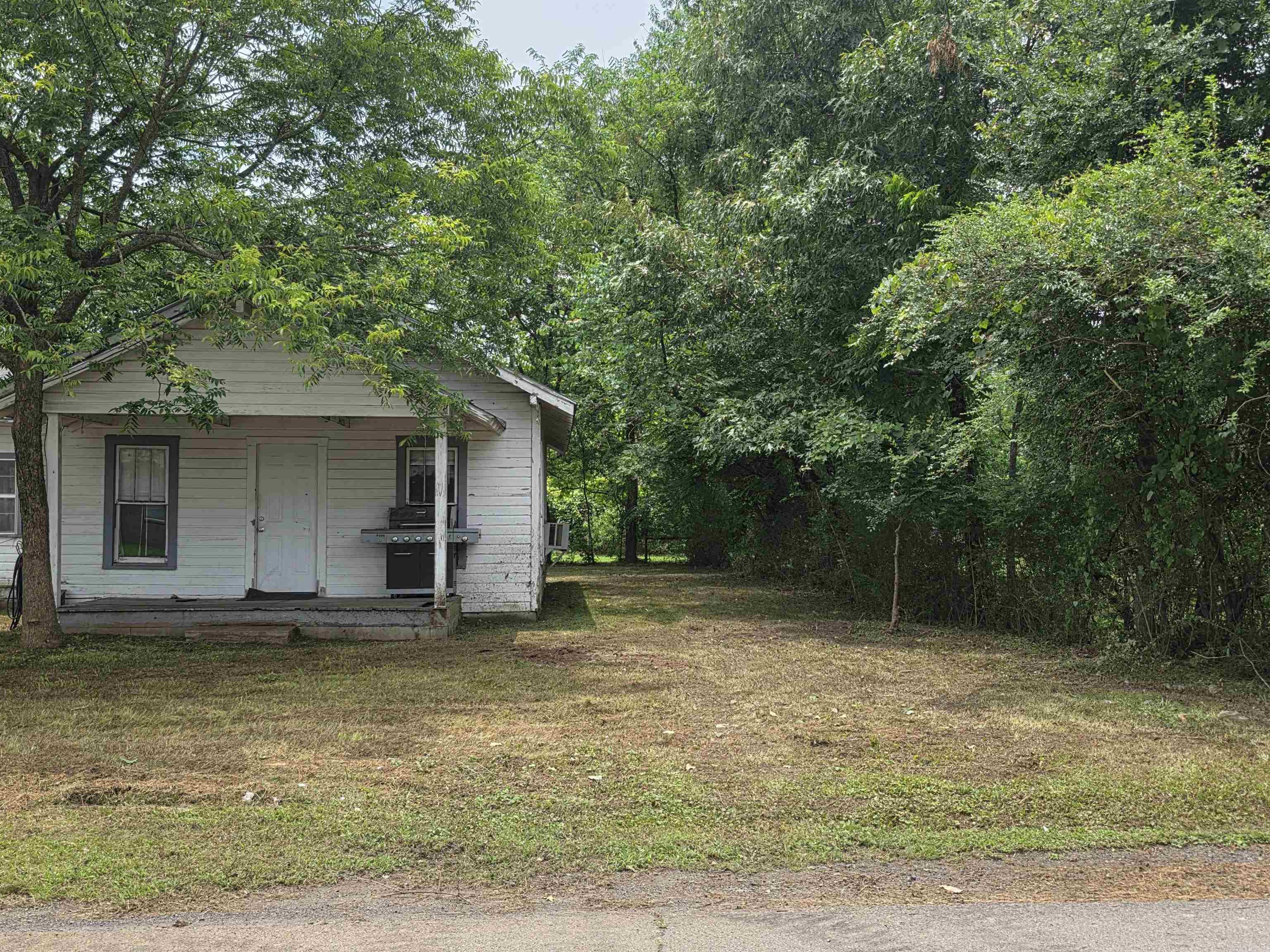 1604 Reeves Avenue Property Photo 2