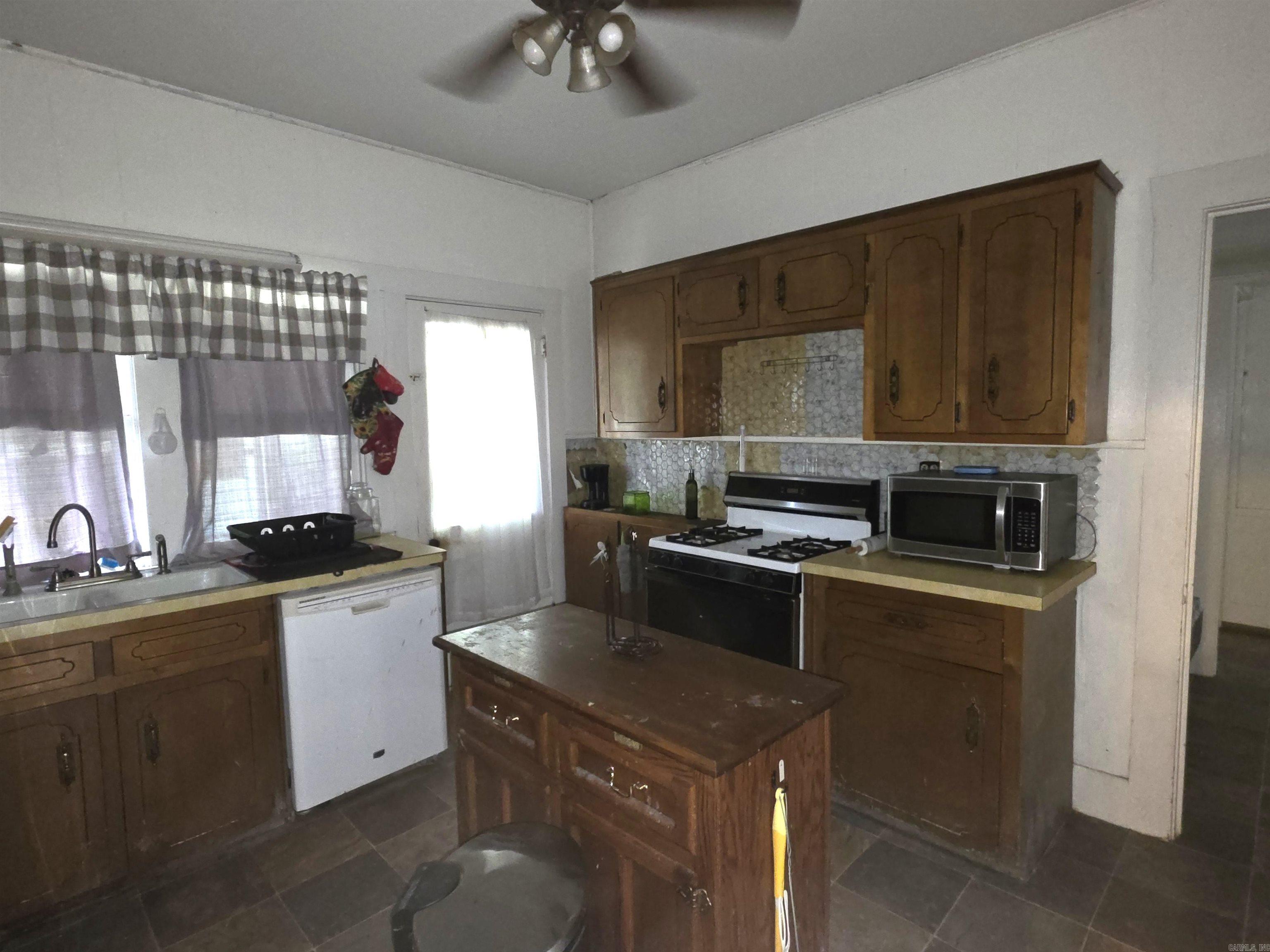 1604 Reeves Avenue Property Photo 7