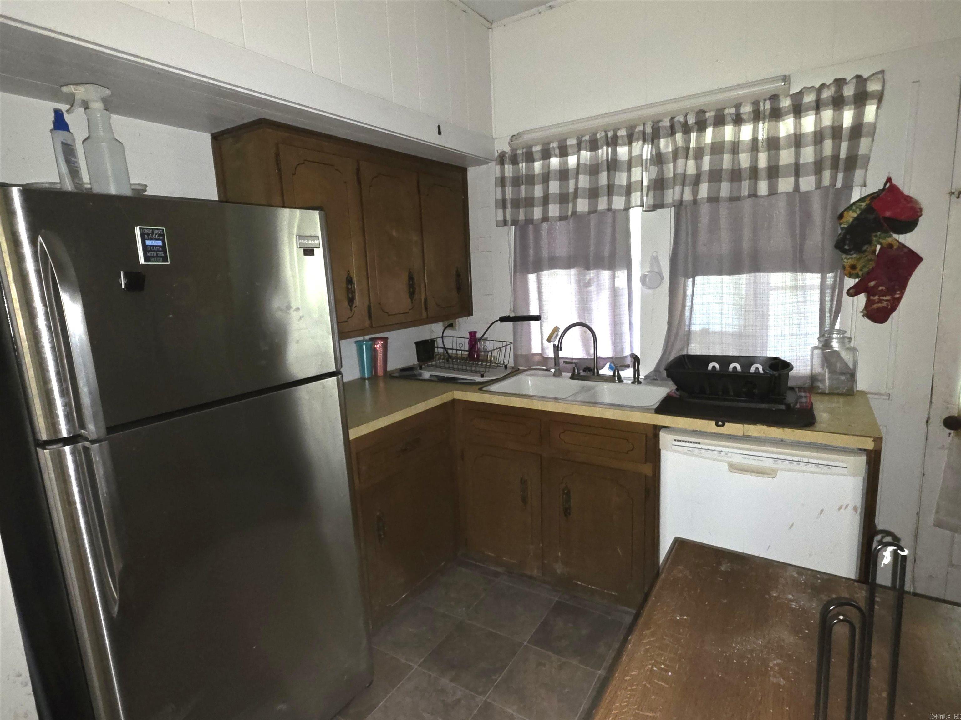 1604 Reeves Avenue Property Photo 8