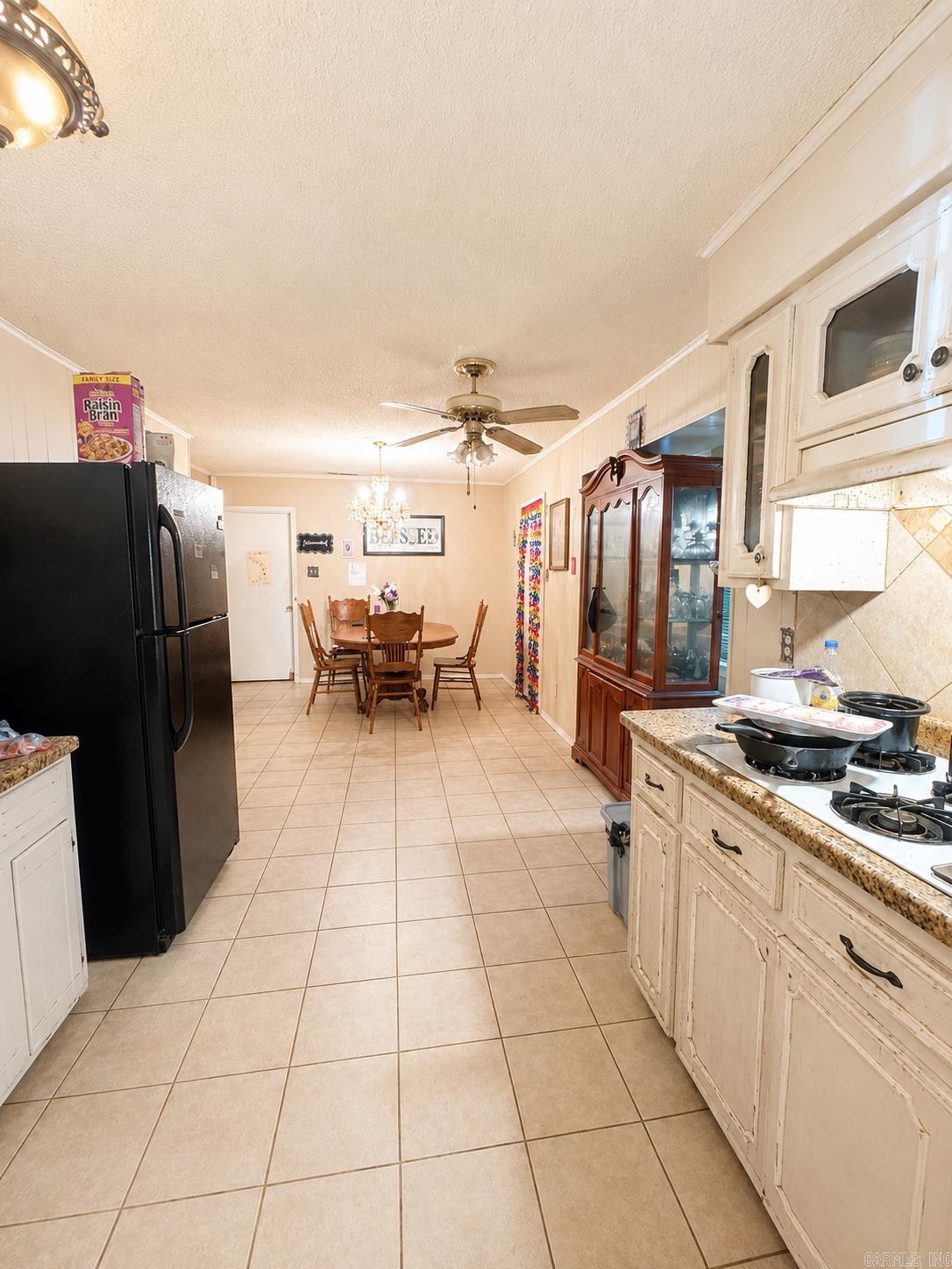 10222 Stillman Drive Property Photo 4