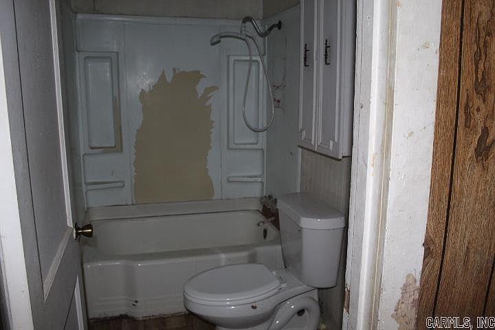 593 Delta Circle Property Photo 3