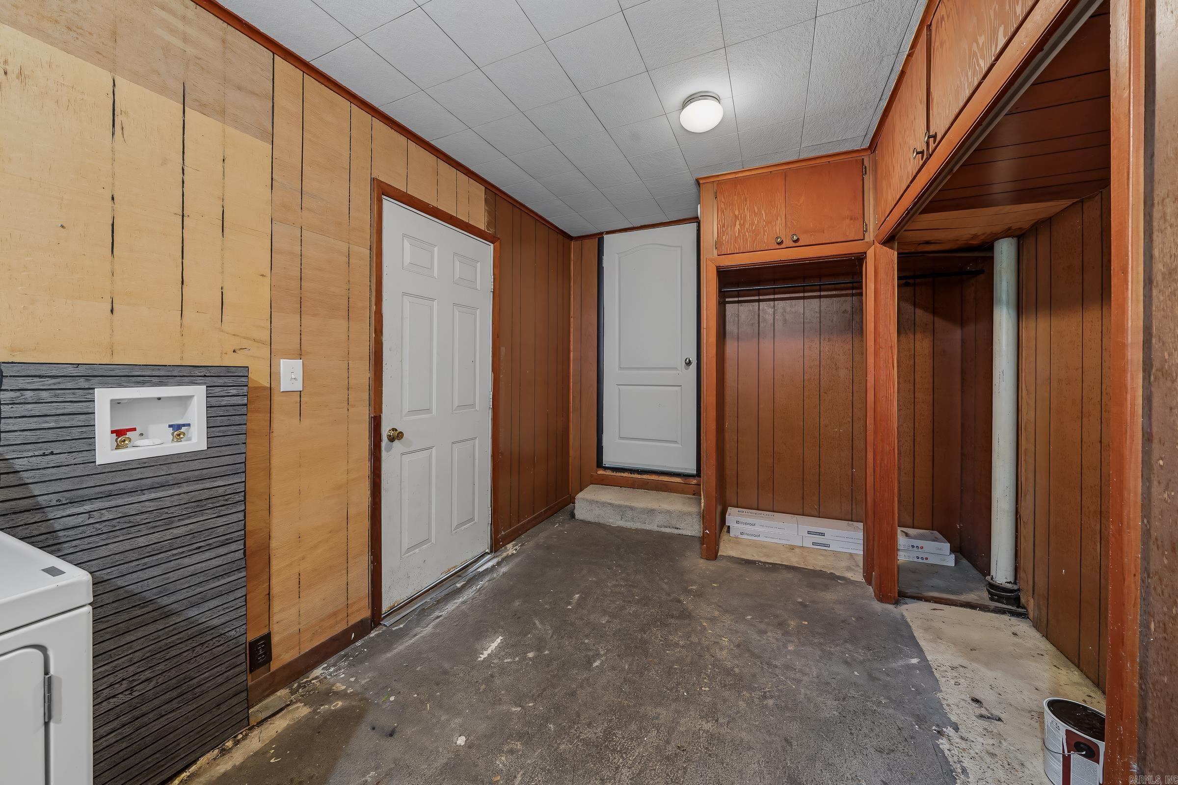 404 Large Avenue Property Photo 10
