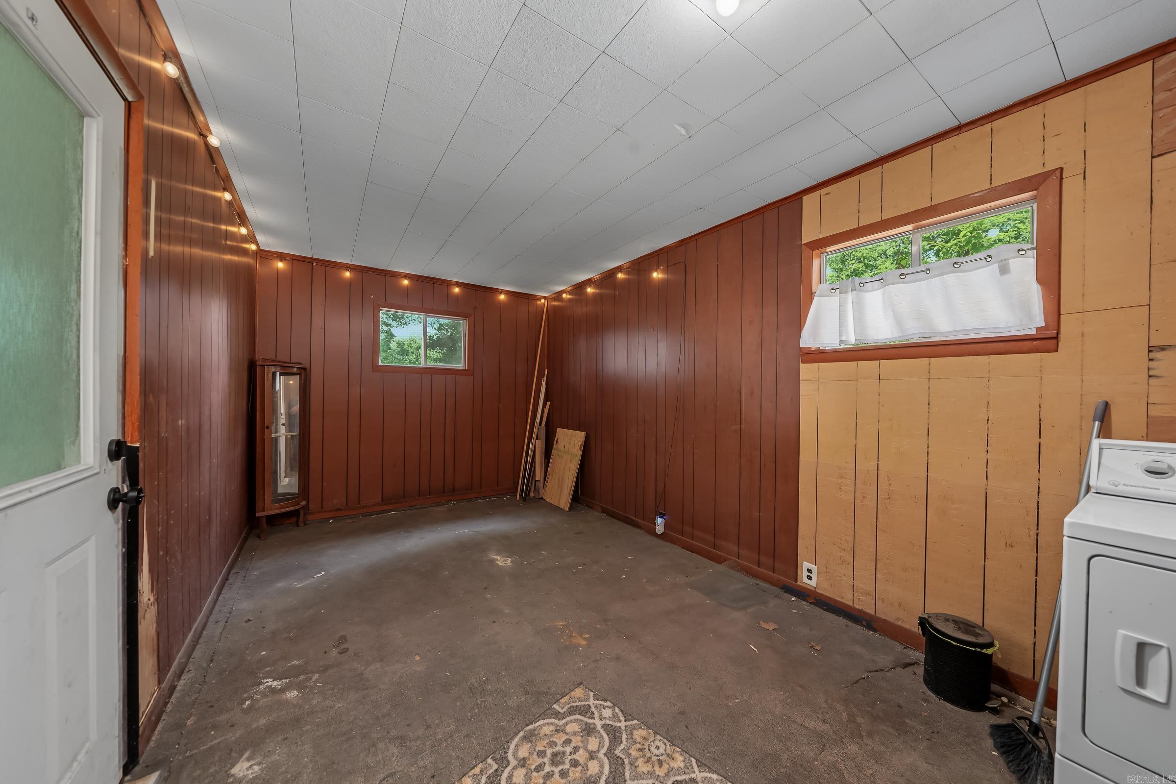 404 Large Avenue Property Photo 11