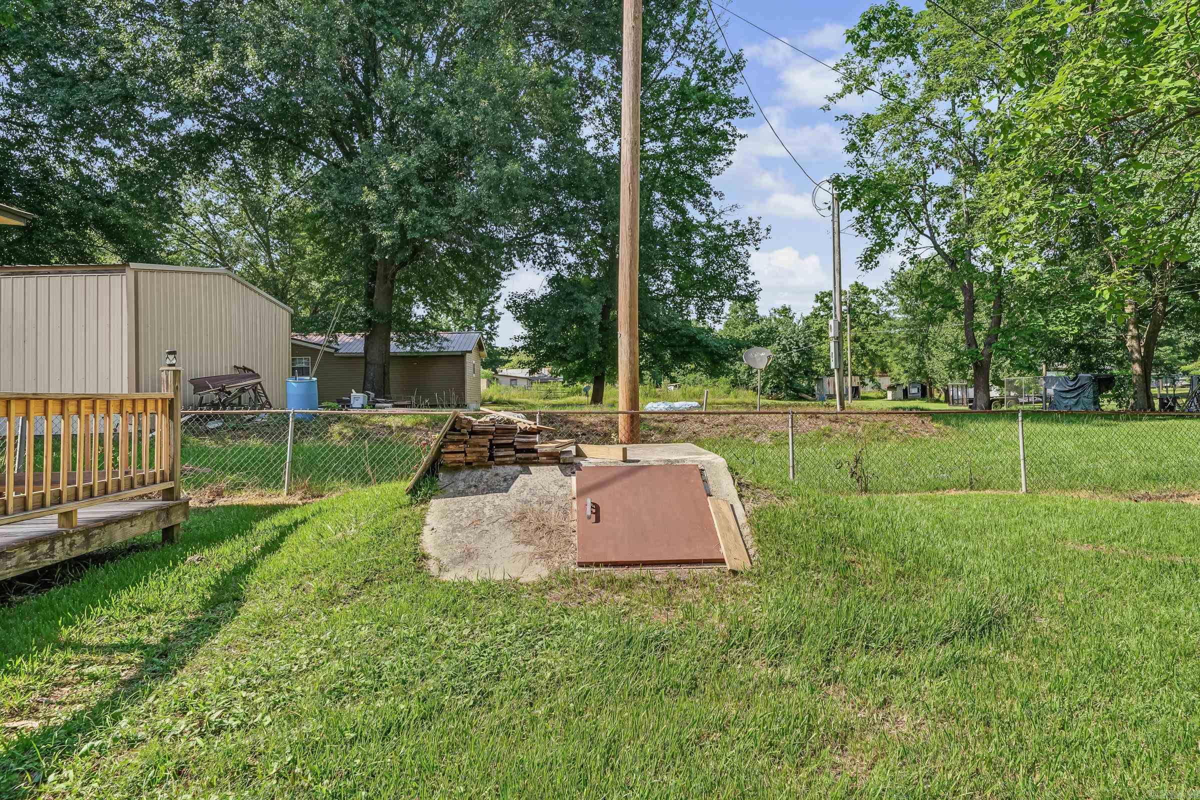 404 Large Avenue Property Photo 15