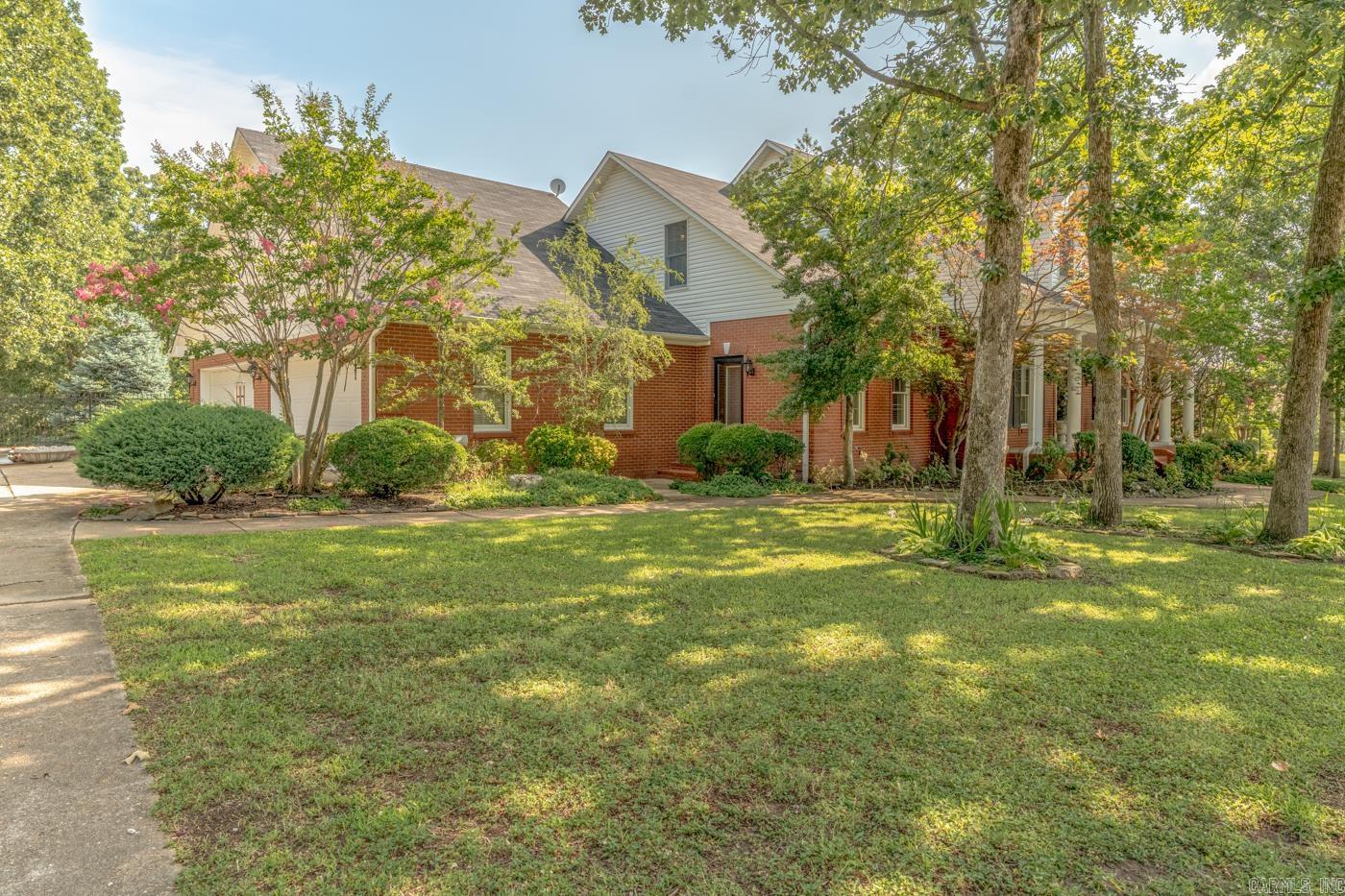 2114 Spring Hollow Dr Property Photo 4