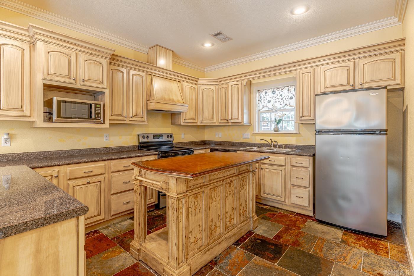 2114 Spring Hollow Dr Property Photo 42