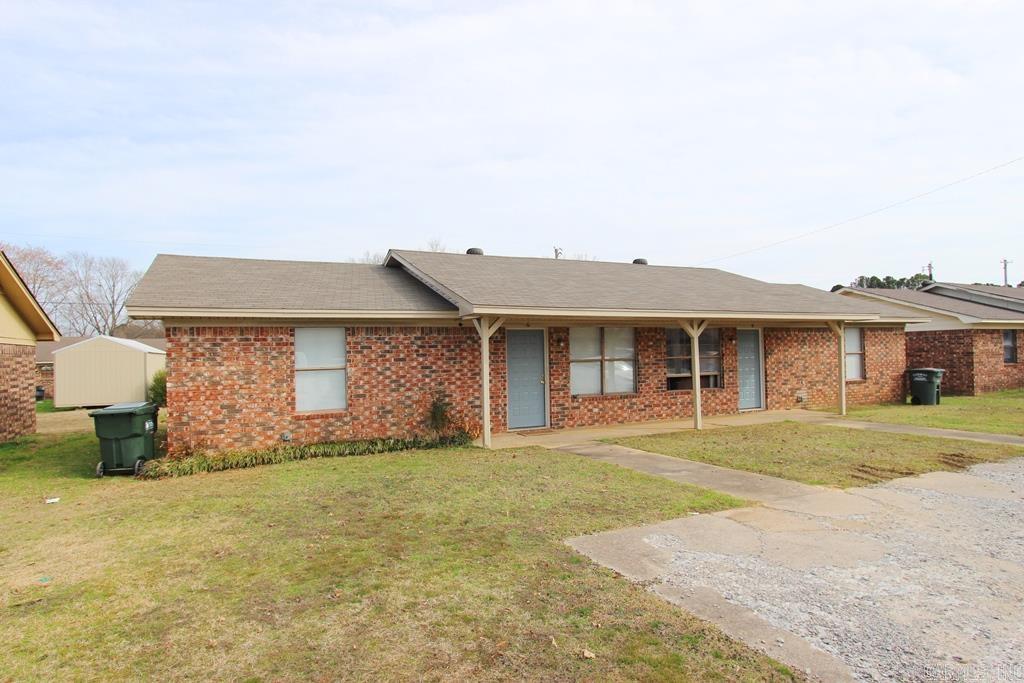 6a-6b Bradley Circle Property Photo 1