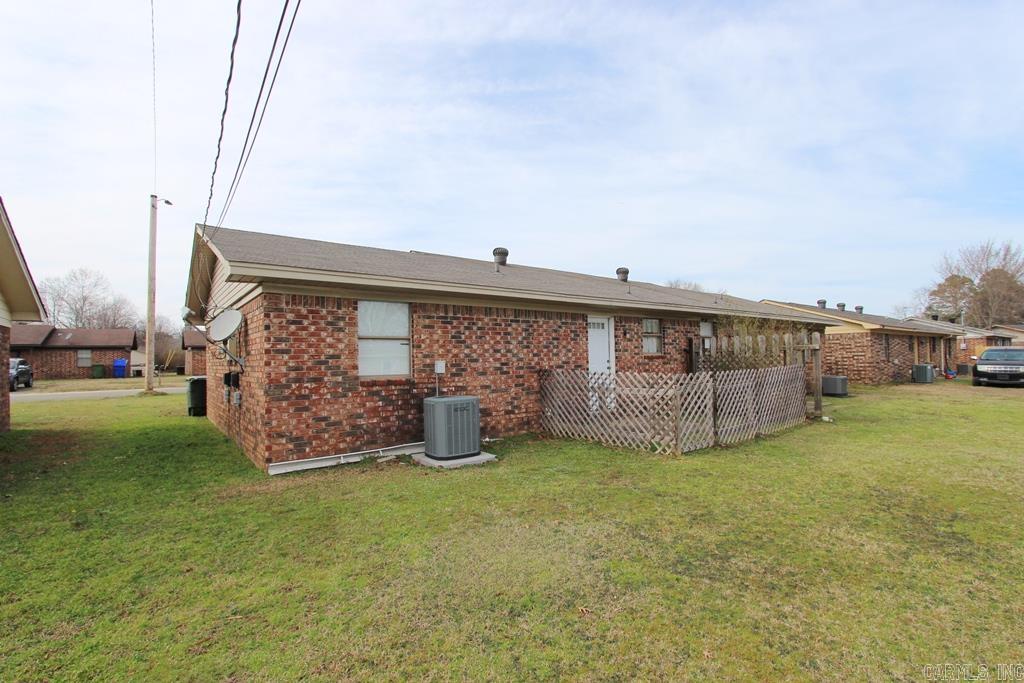 6a-6b Bradley Circle Property Photo 5