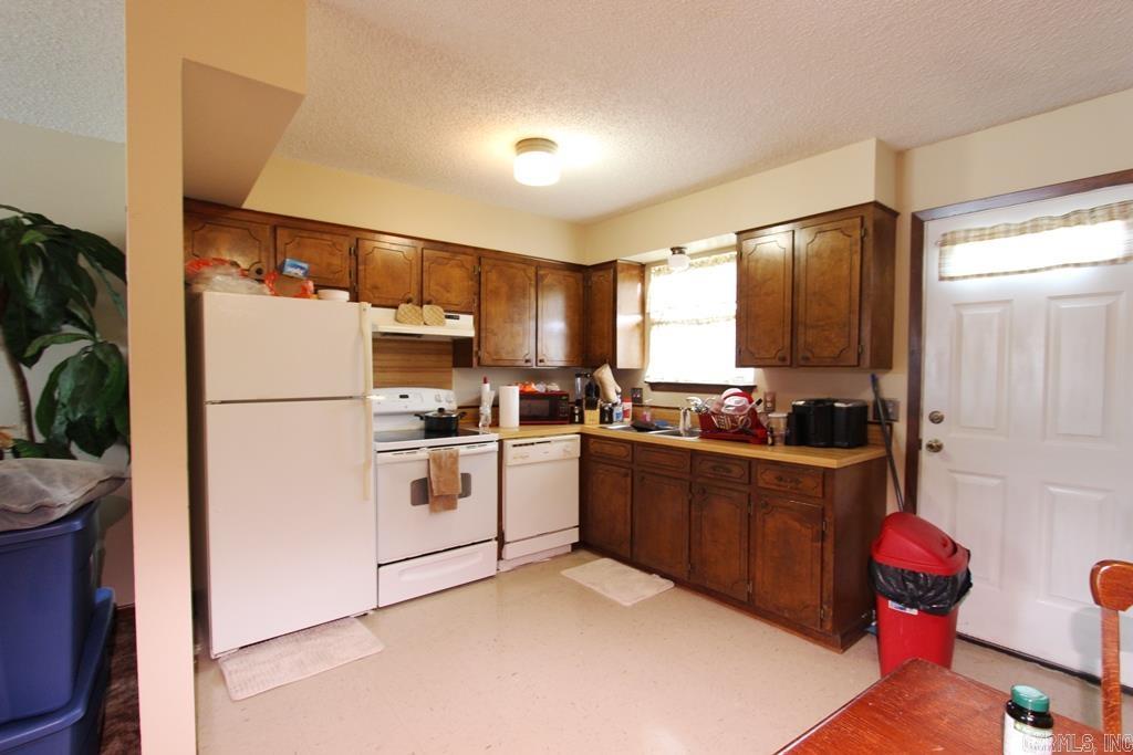 6a-6b Bradley Circle Property Photo 8