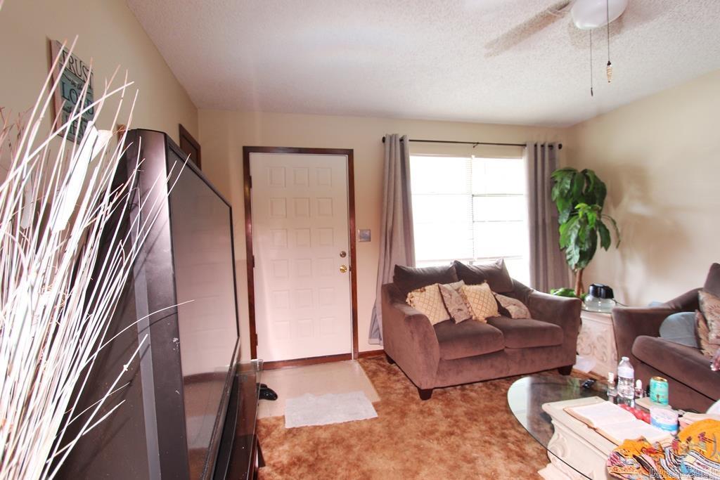 6a-6b Bradley Circle Property Photo 10
