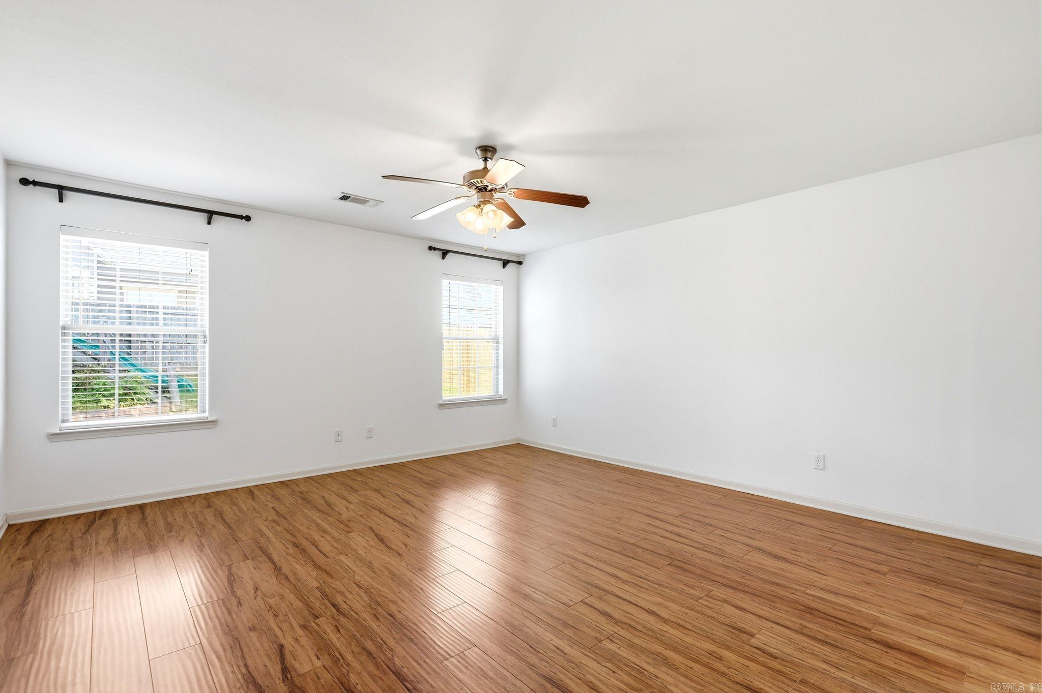 5400 Glenn Cove Property Photo 17