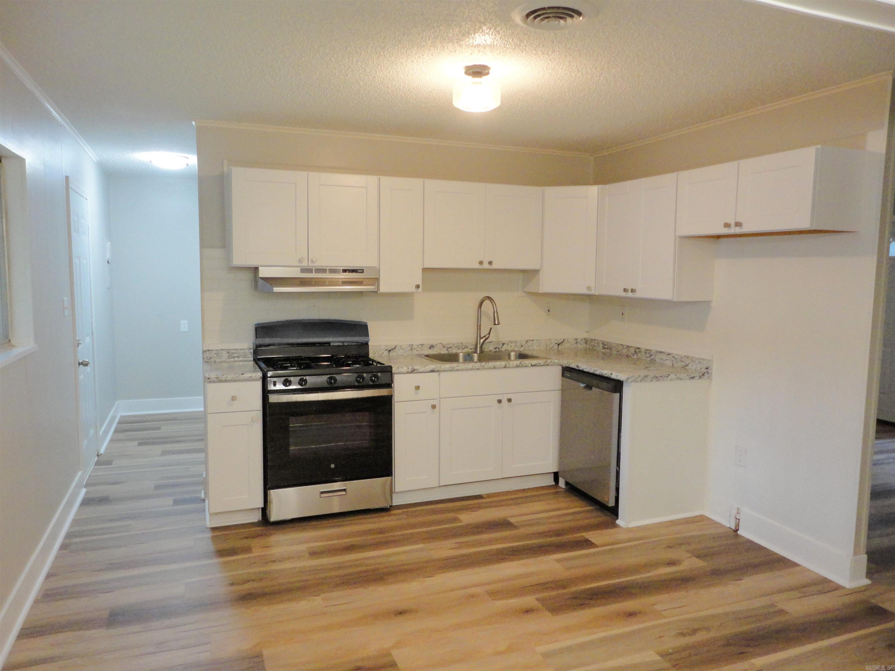 815 Desoto Place Property Photo 6