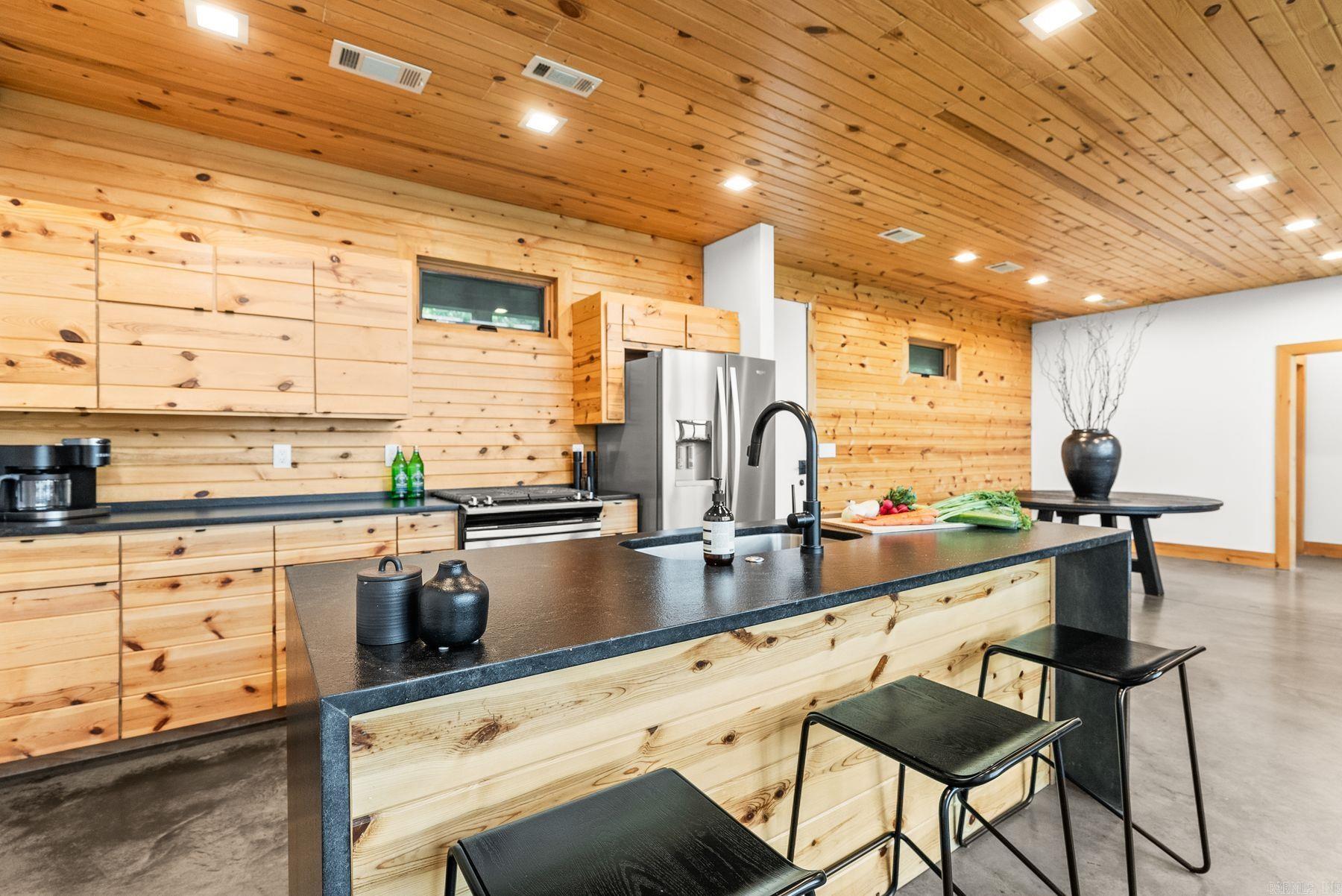 11334 Pool Hollow Road Property Photo 9