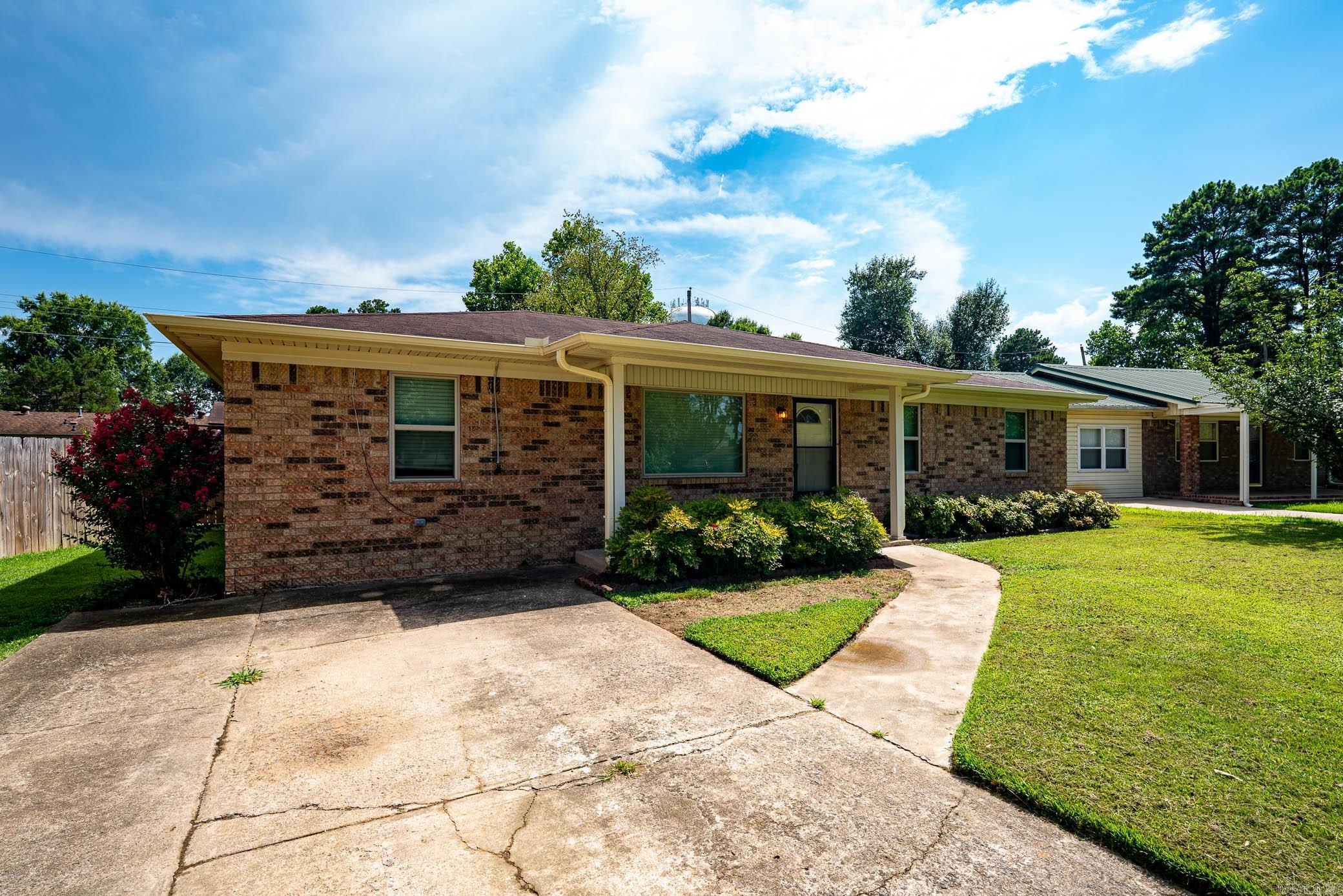 1403 Tamara Park Property Photo 3
