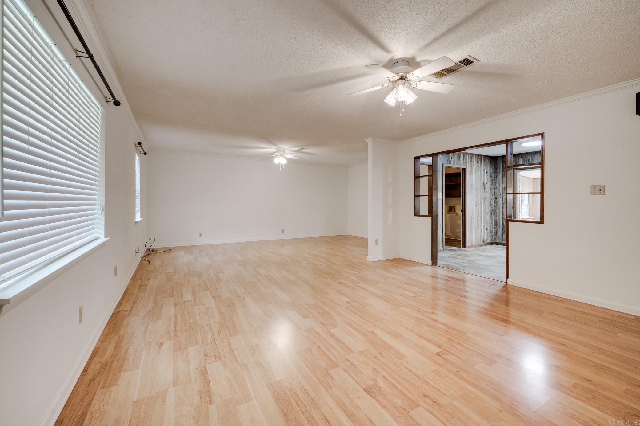 1403 Tamara Park Property Photo 4