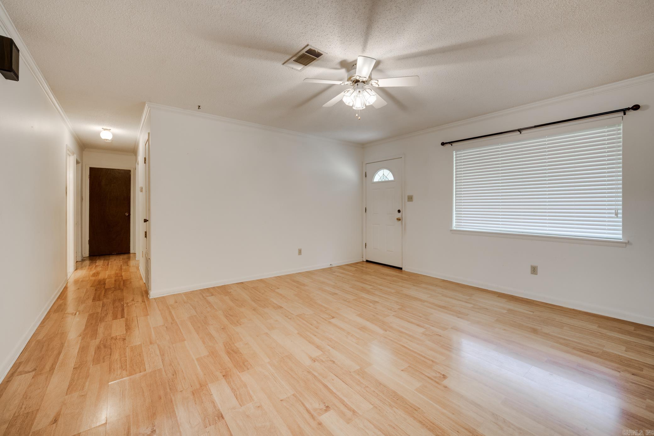 1403 Tamara Park Property Photo 6