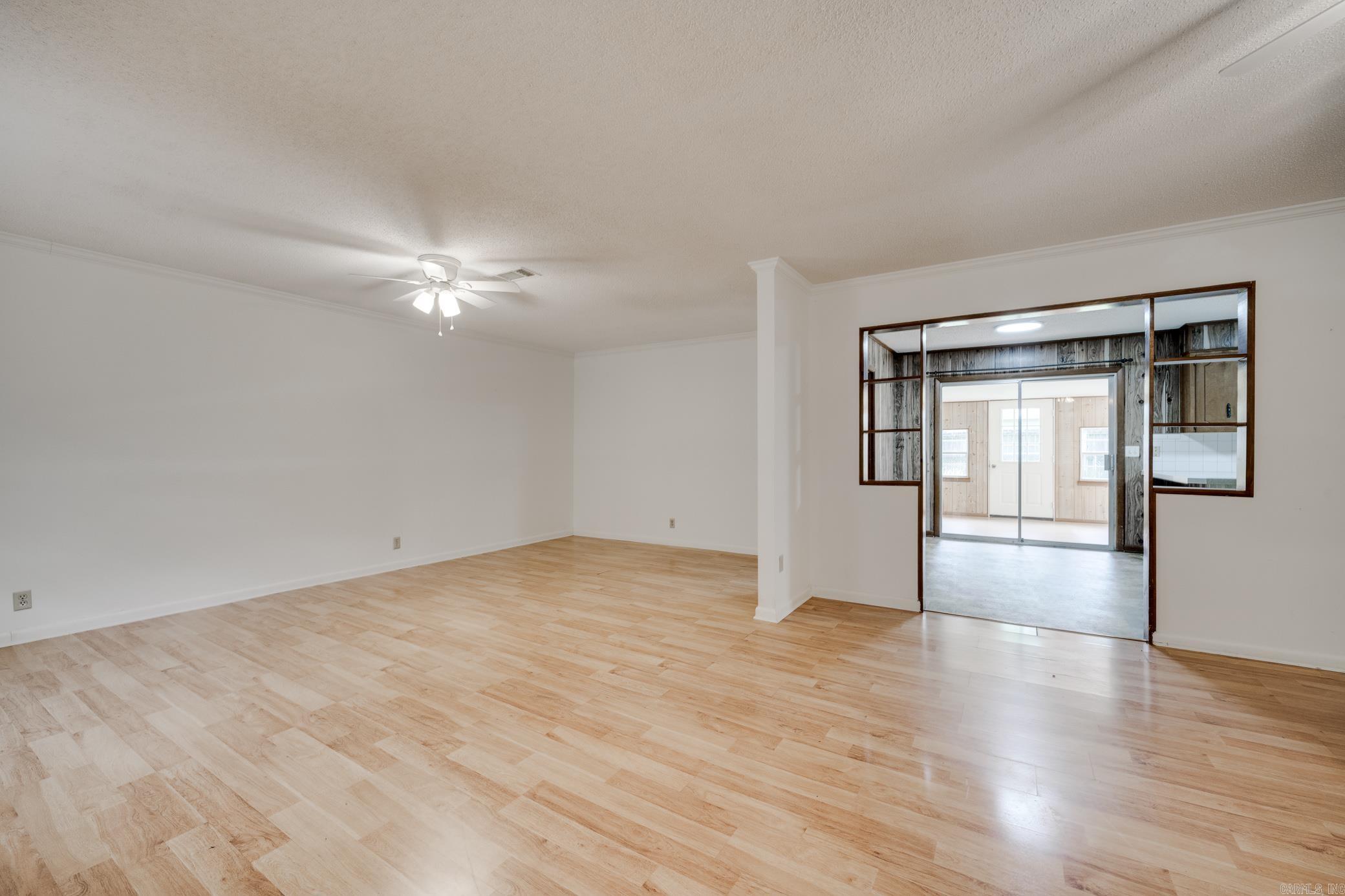 1403 Tamara Park Property Photo 8