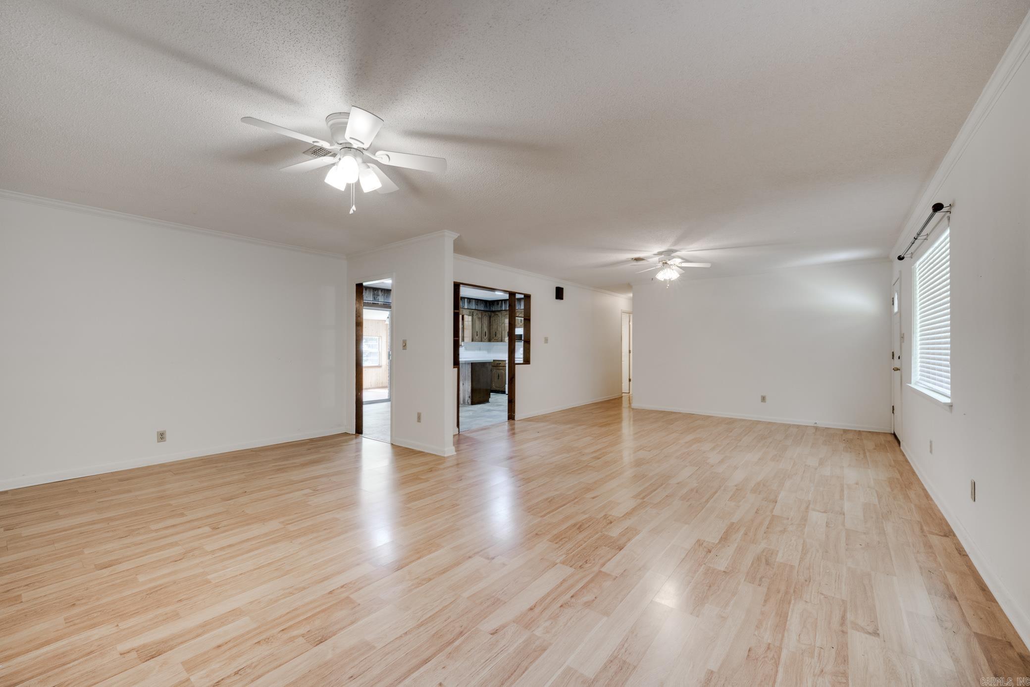 1403 Tamara Park Property Photo 9