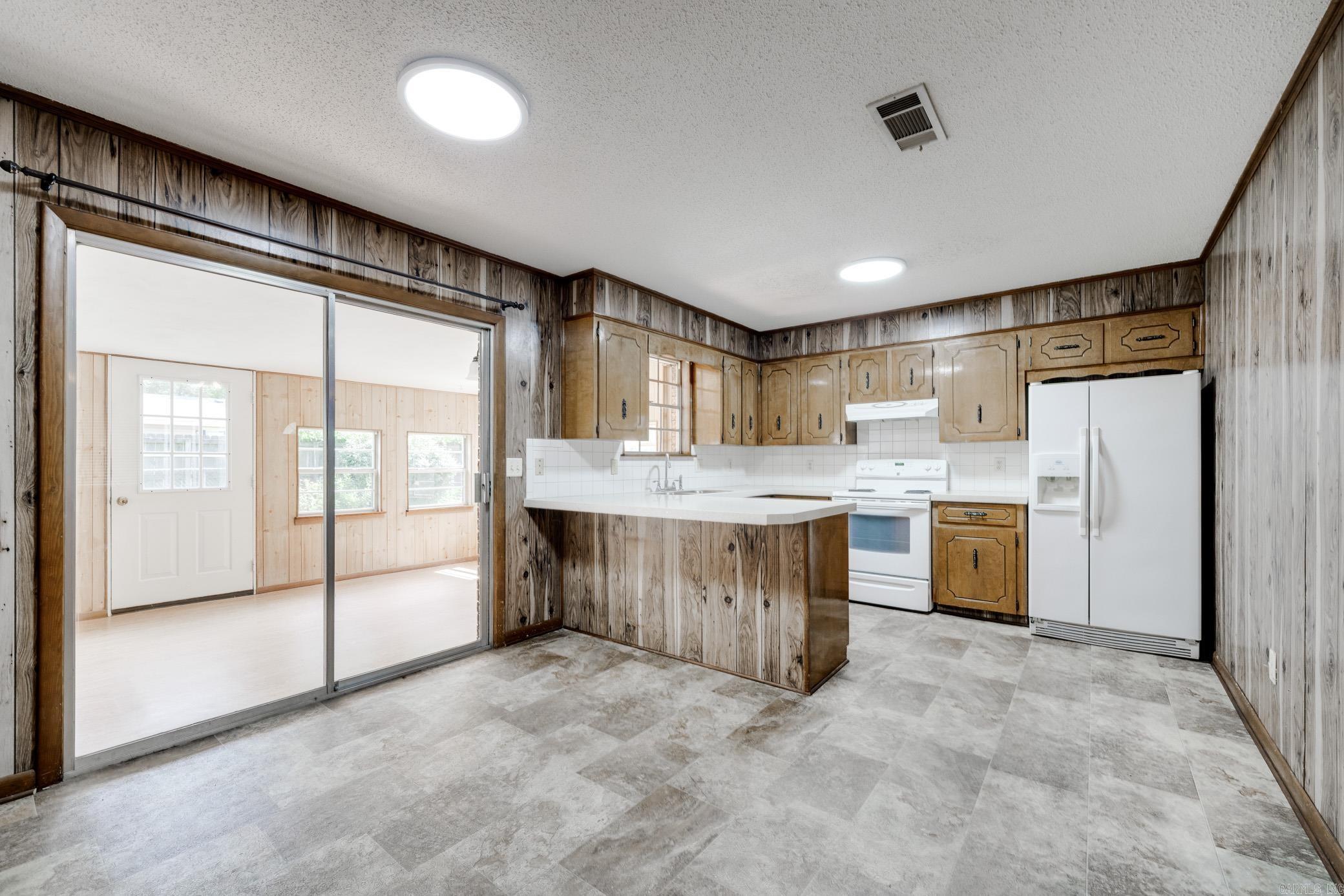 1403 Tamara Park Property Photo 12