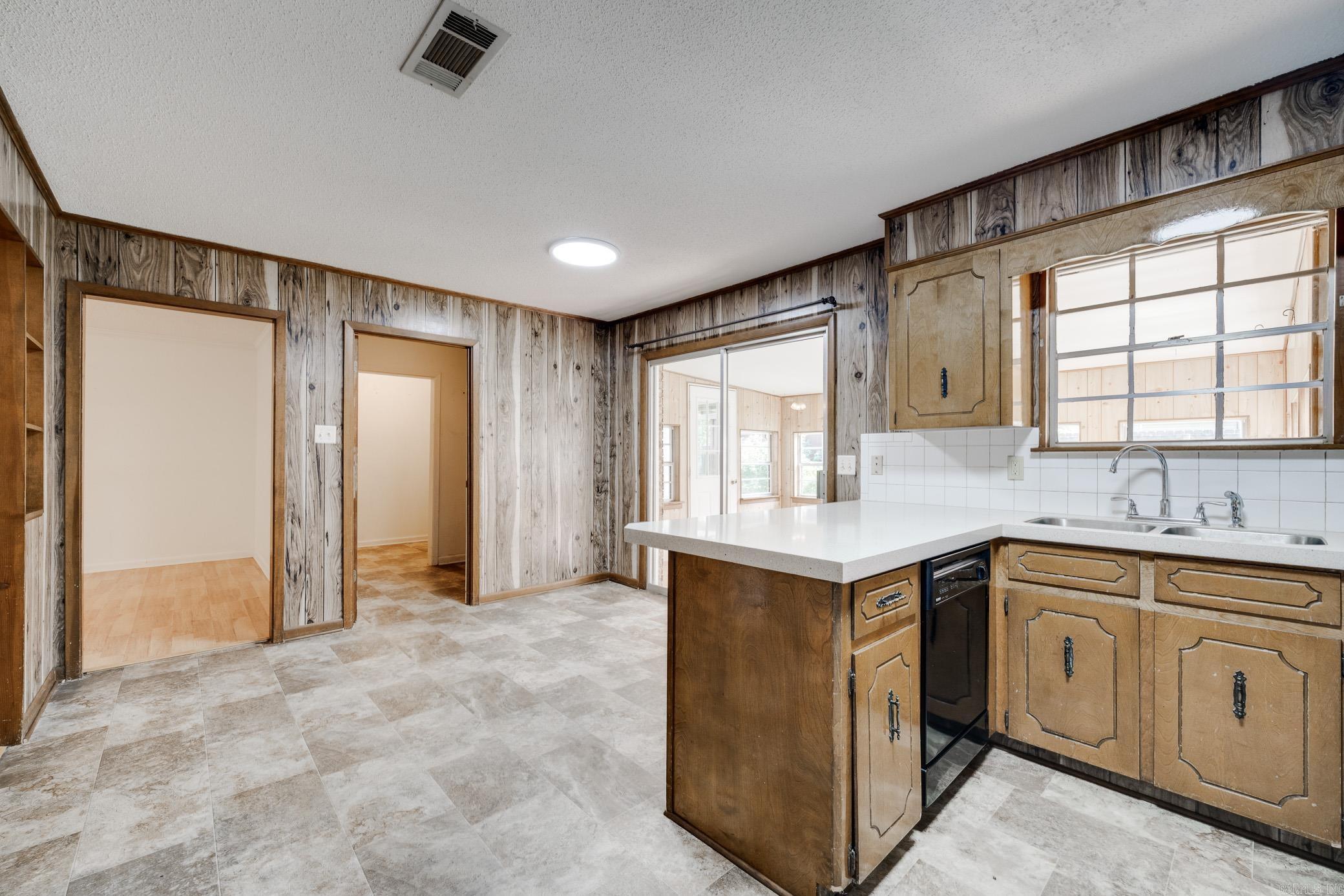 1403 Tamara Park Property Photo 16