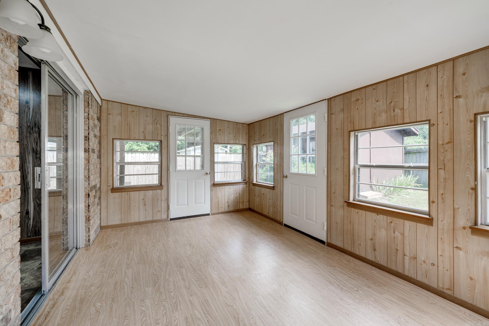 1403 Tamara Park Property Photo 28