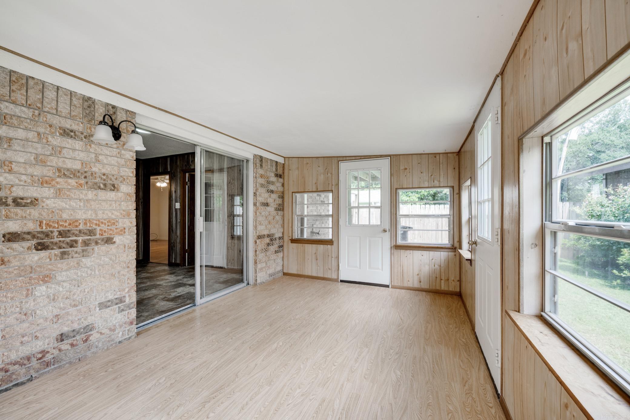 1403 Tamara Park Property Photo 29
