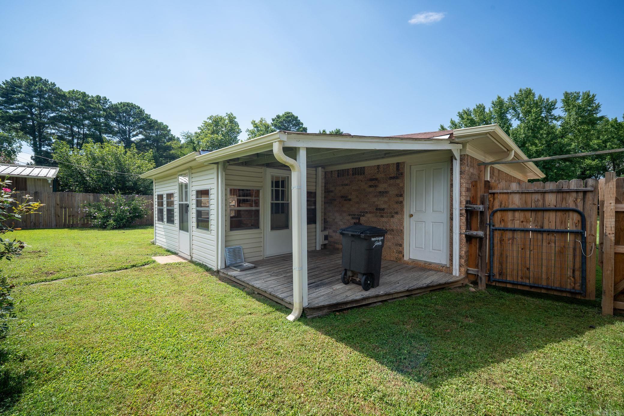 1403 Tamara Park Property Photo 32