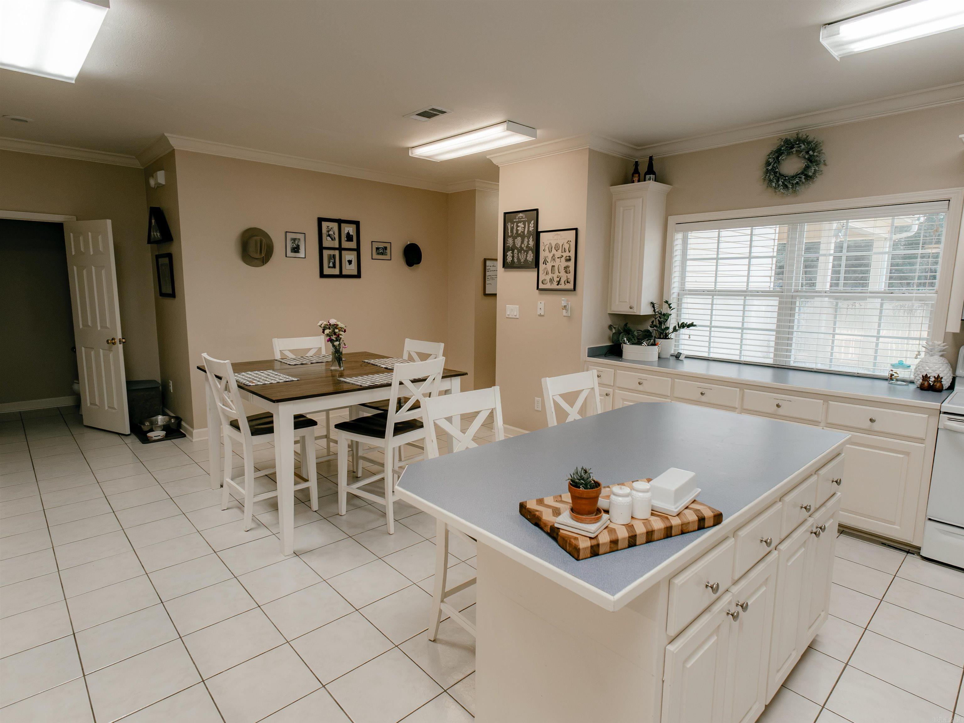 1808 Forrest Park Drive Property Photo 16