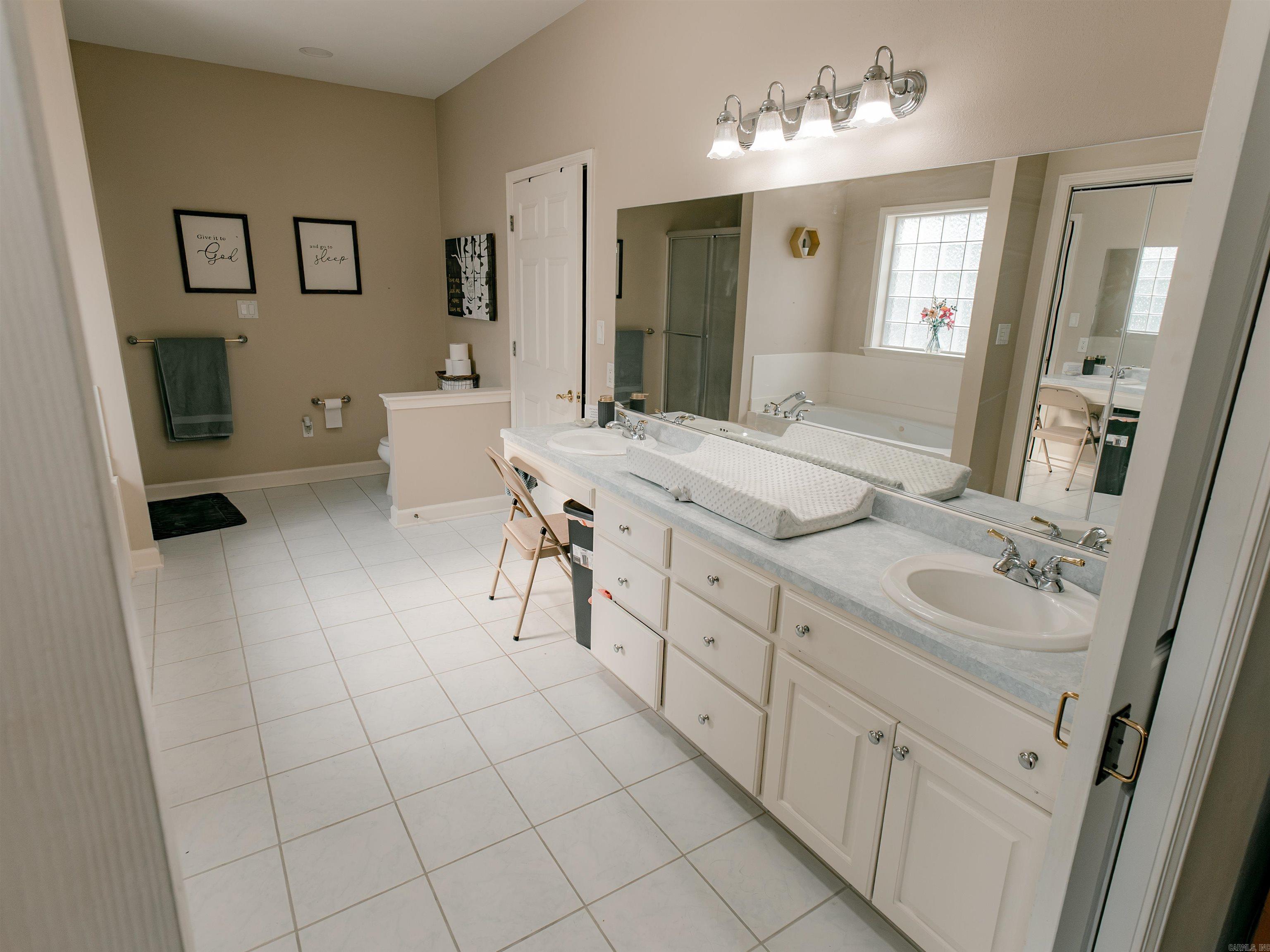1808 Forrest Park Drive Property Photo 28